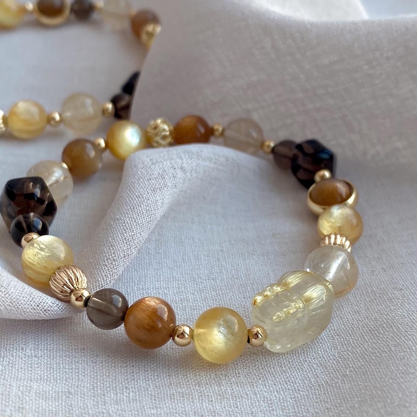 【鑫光燦爛】- 鈦晶黃金鋰雲母金髮晶金骨幹茶晶手鏈