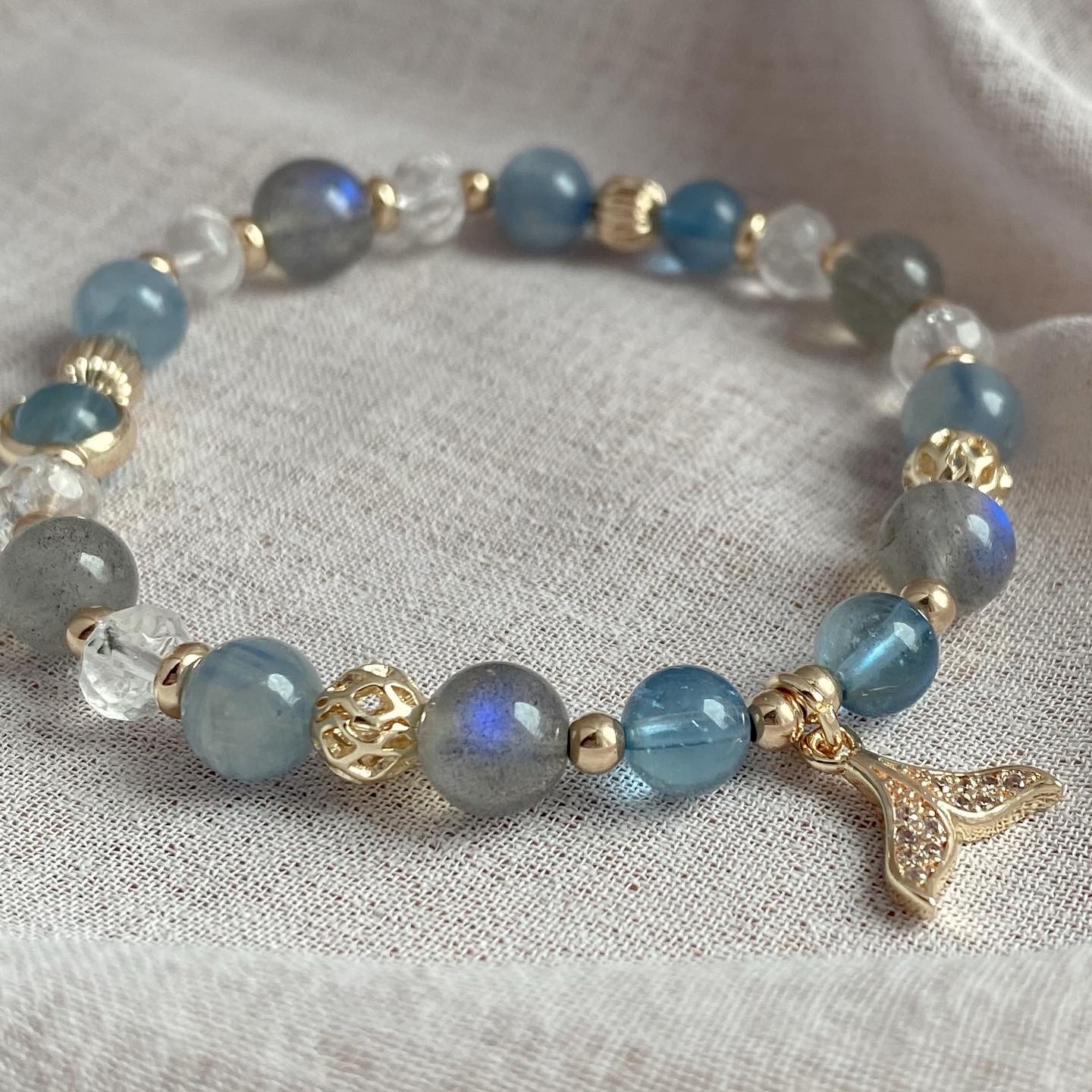 【薄霧私語】- 藍晶石海藍寶拉長石白水晶手鏈