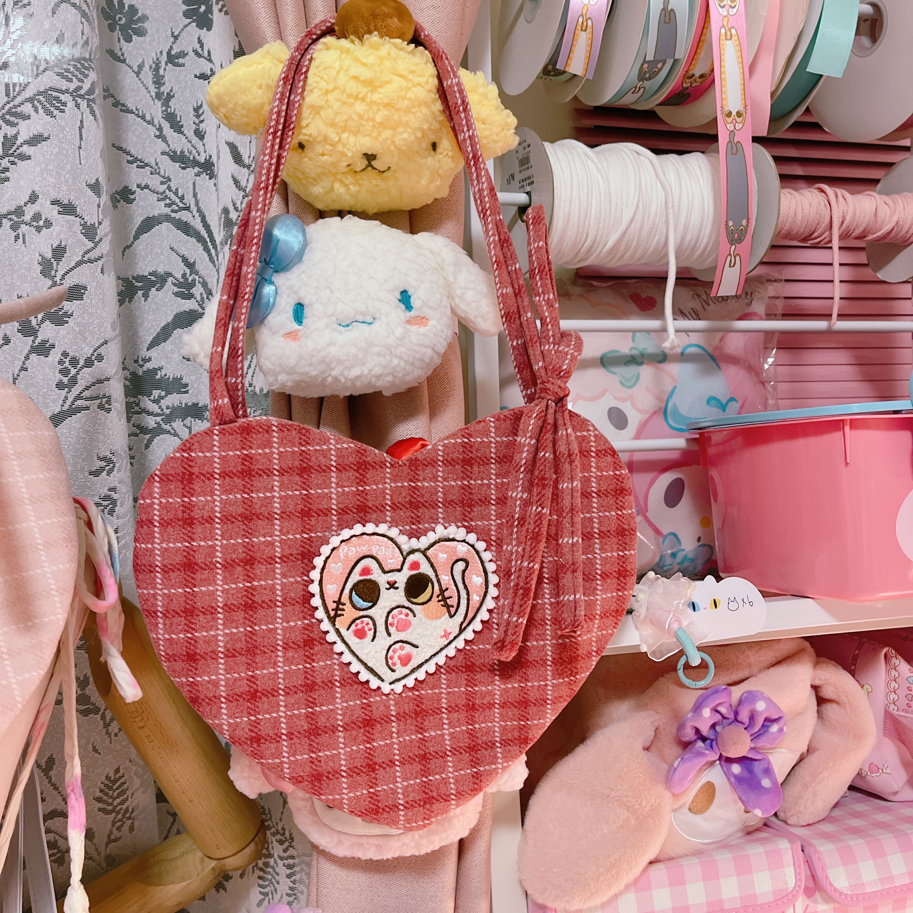 肉球的格紋愛心包包