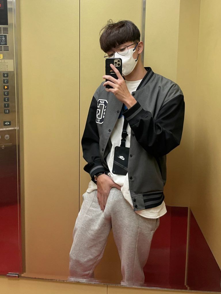 尼克二手衣物限時出清（基本上都是超過成本的衣服，但我懶得一件一件拍，所以在這邊出清~）
