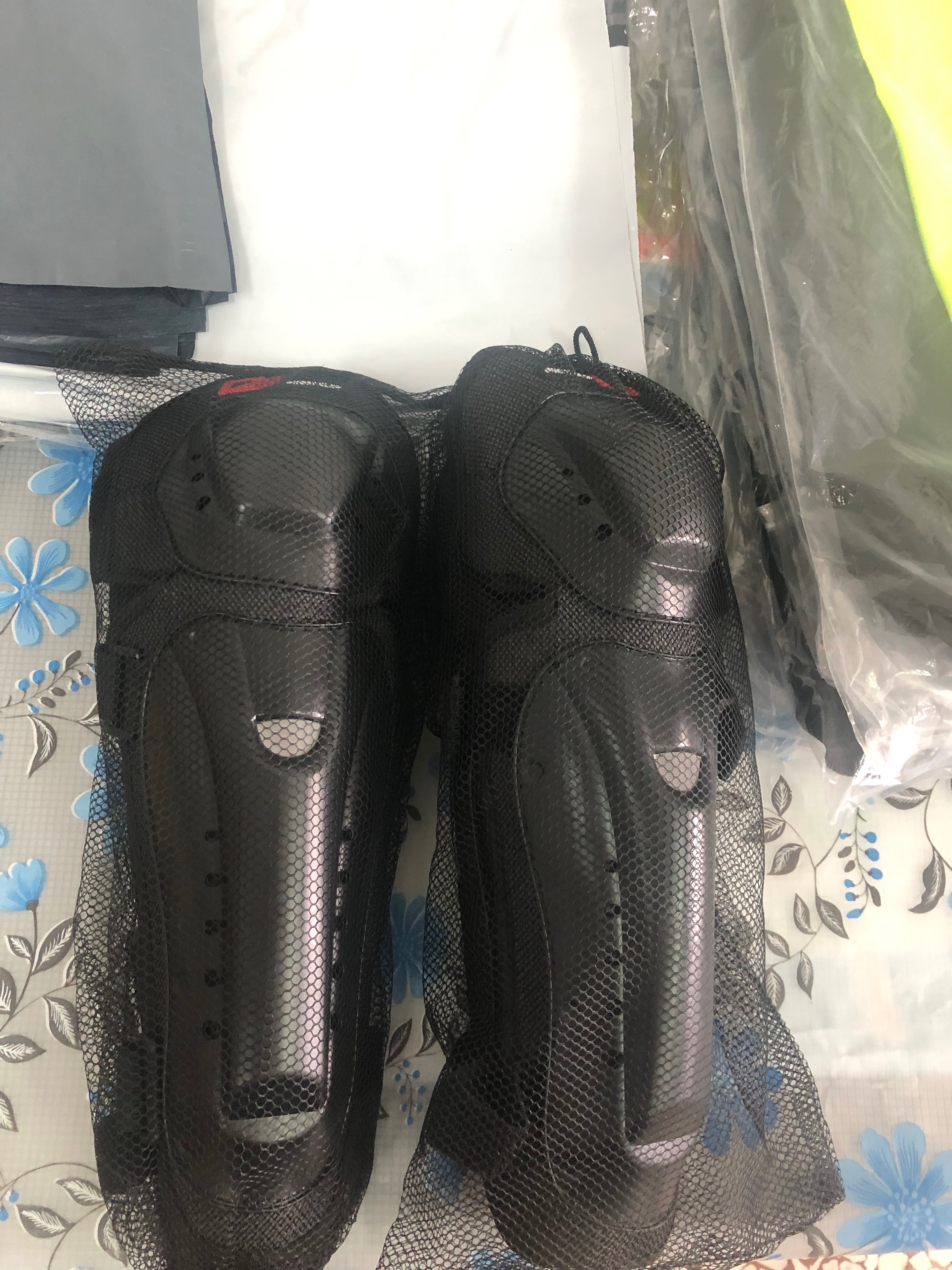 （全新現貨）摩托車騎士護具騎行护膝护肘防摔裝備  四套件 