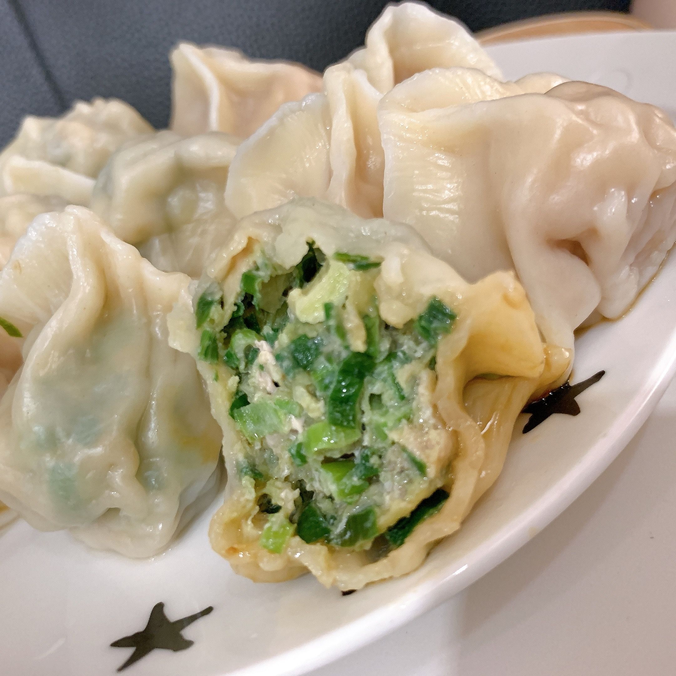 朱佳。煮呷餐館冷凍水餃（韭菜口味）