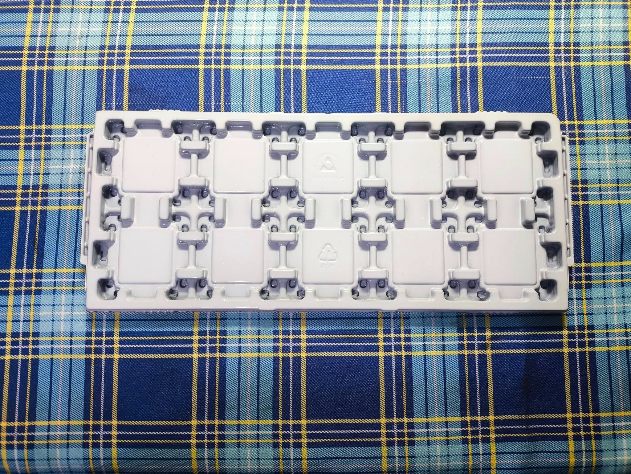 CPU 處理器托盤 1366 2011