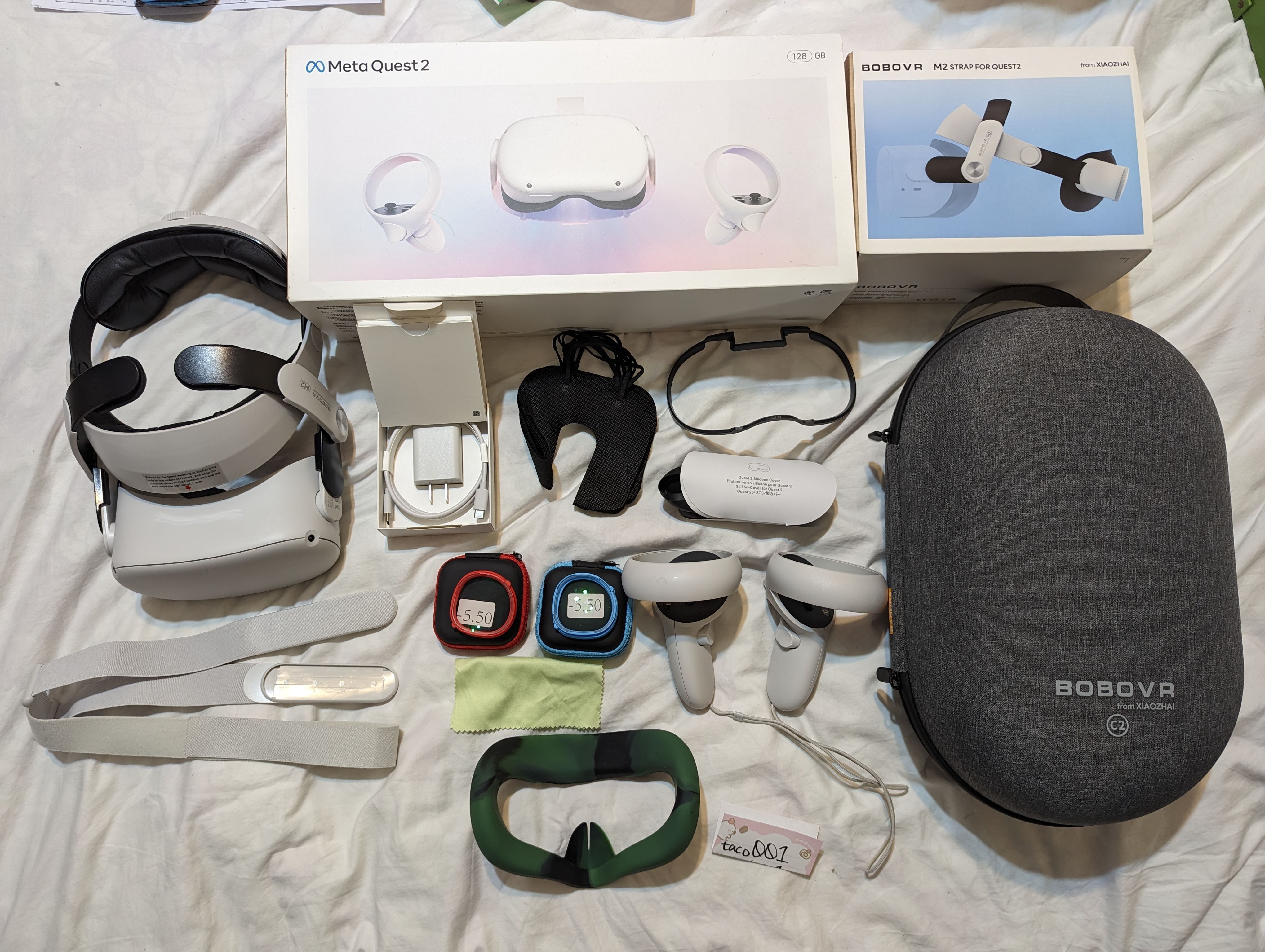 Meta Oculus Quest 2 128 GB ＆配件（頭戴 硬殼包 矽膠面罩）