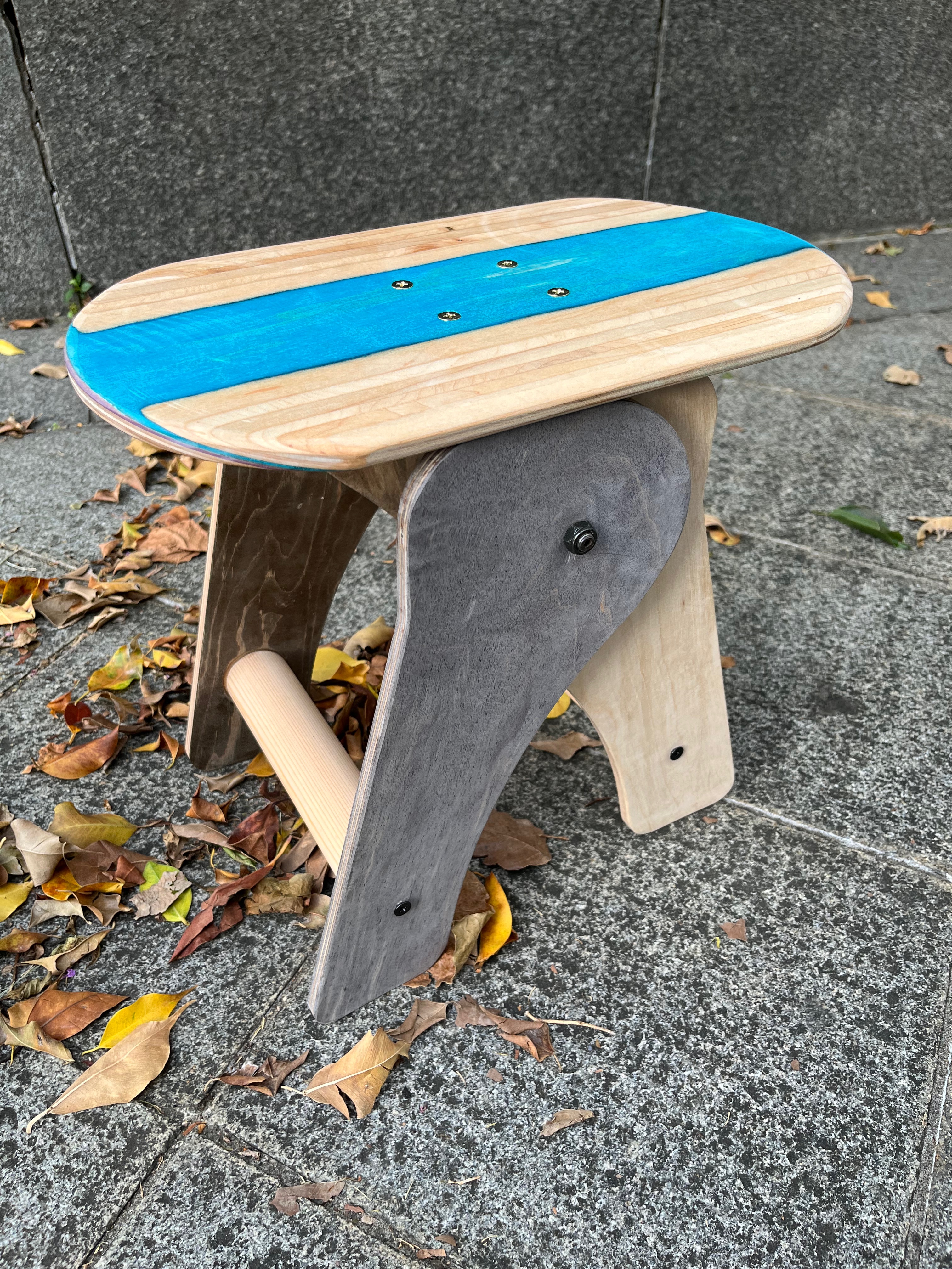 攜帶式♻️回收板材小板凳