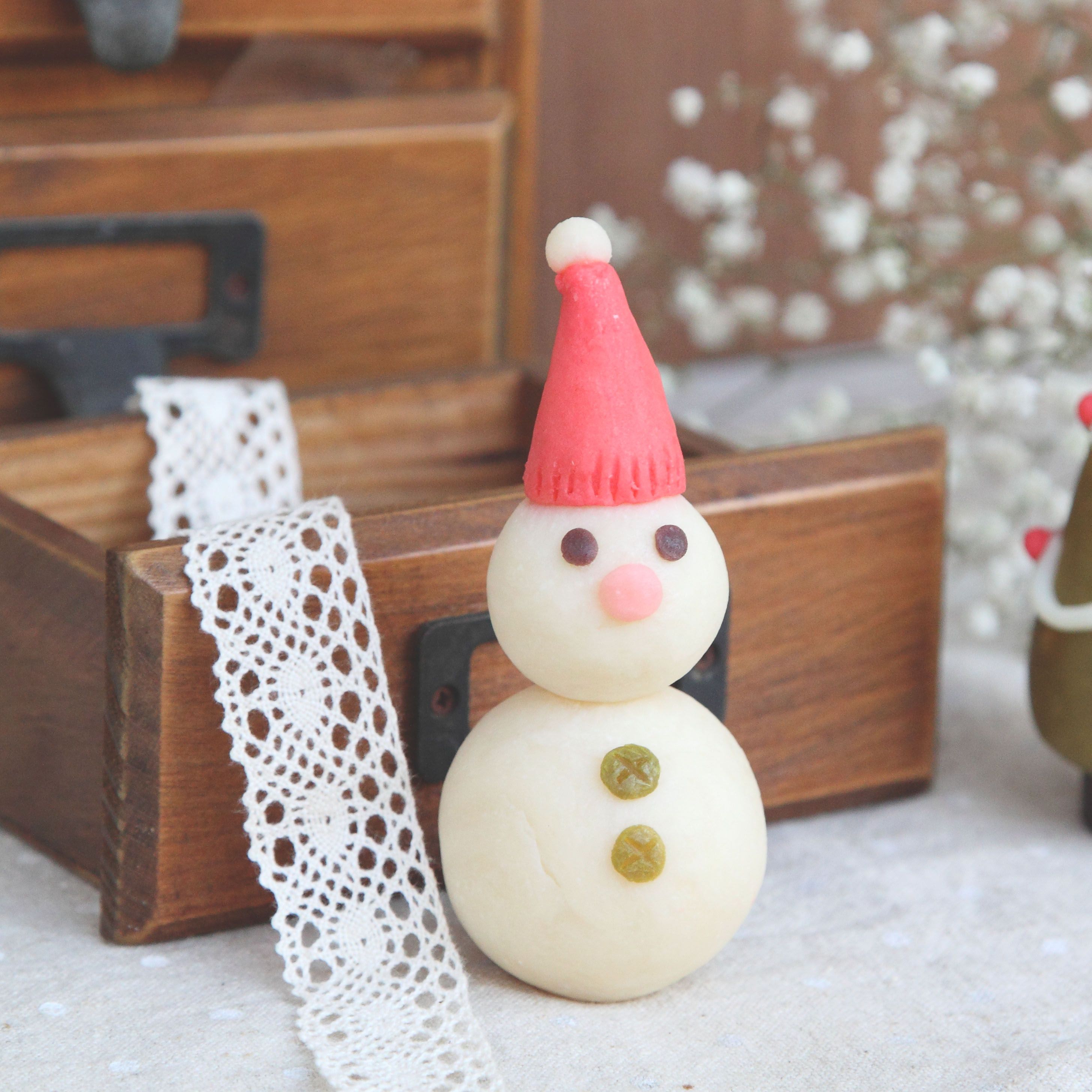 {請IG或FB詢問庫存｝紅帽雪人⛄ ＊手工捏製冷製皂1入（不含樹）