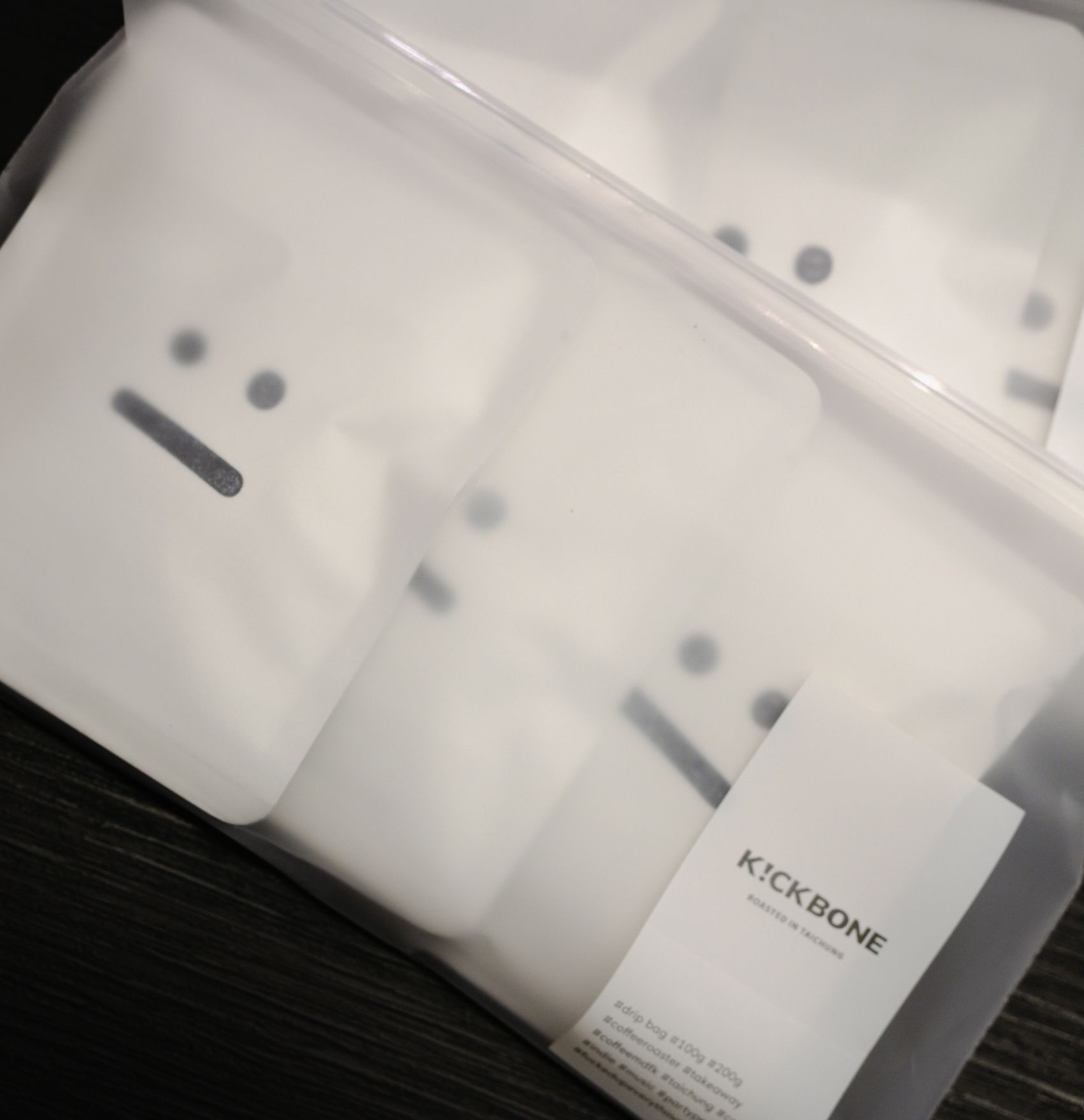 𝗞𝗜𝗖𝗞𝗕𝗢𝗡𝗘  不用煩惱喝什麼｜綜合濾掛式咖啡 | 共 5 入 | 單品咖啡