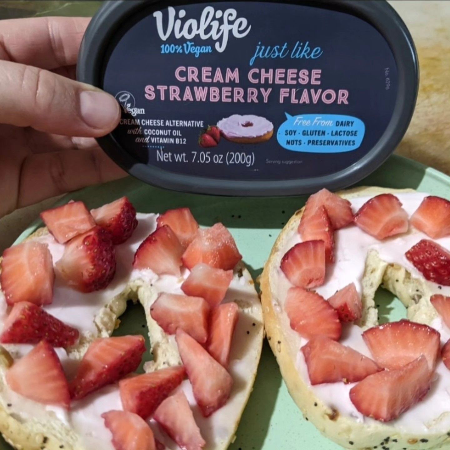 Violife 草莓風味純素起司抹醬（Cream Cheese Strawberry ）200g