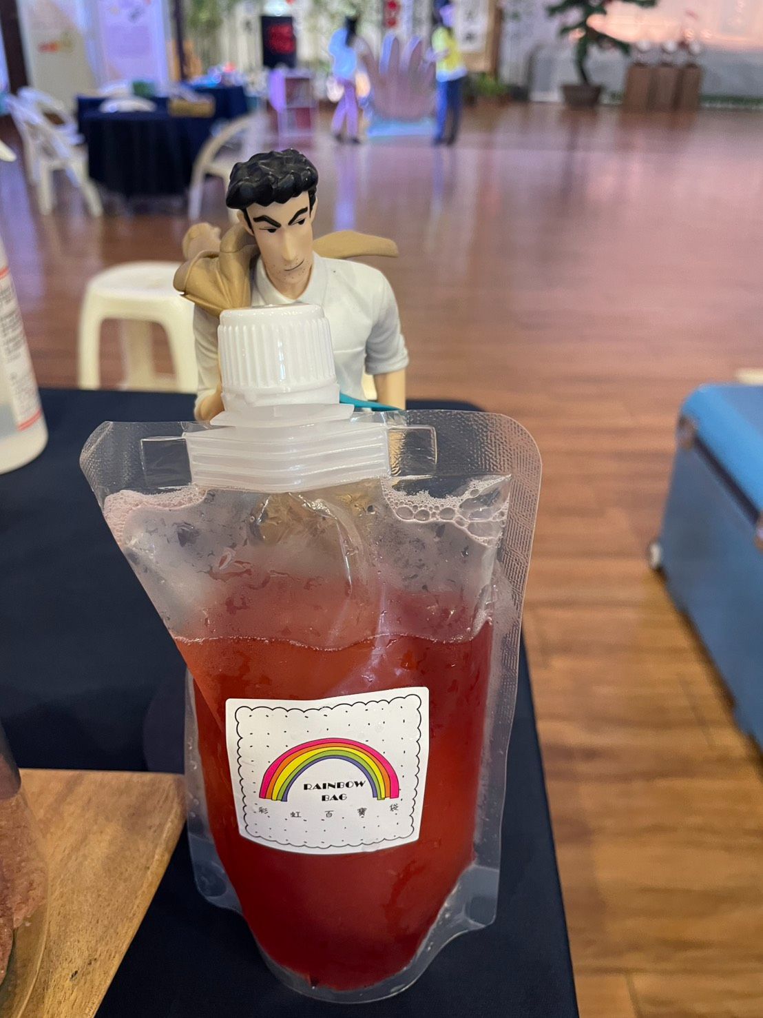 草莓冰茶（無咖啡因/無色素/無香料）。