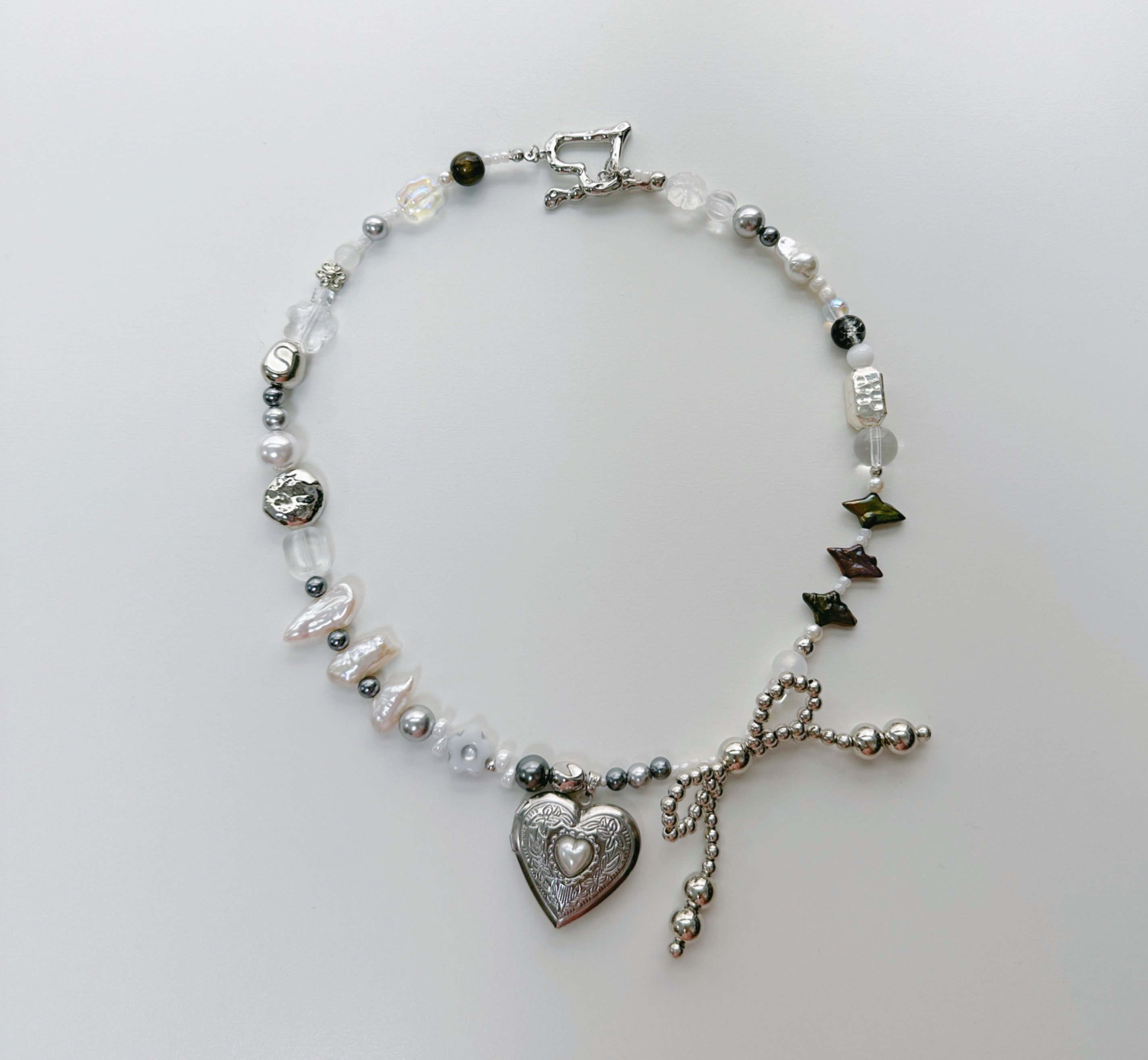 愛心墜蝴蝶結鍊 愛心可打開 每次珠珠排列＆淡水珍珠不會和圖片一模一樣