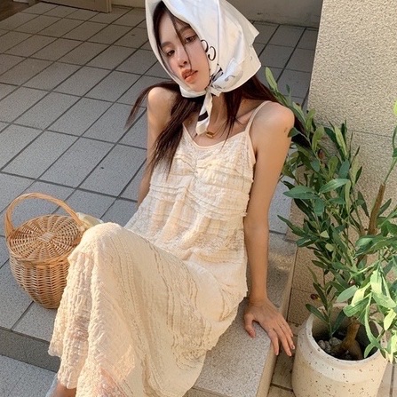 海邊必備ㄉ法式溫柔感蕾絲吊帶長裙🌸