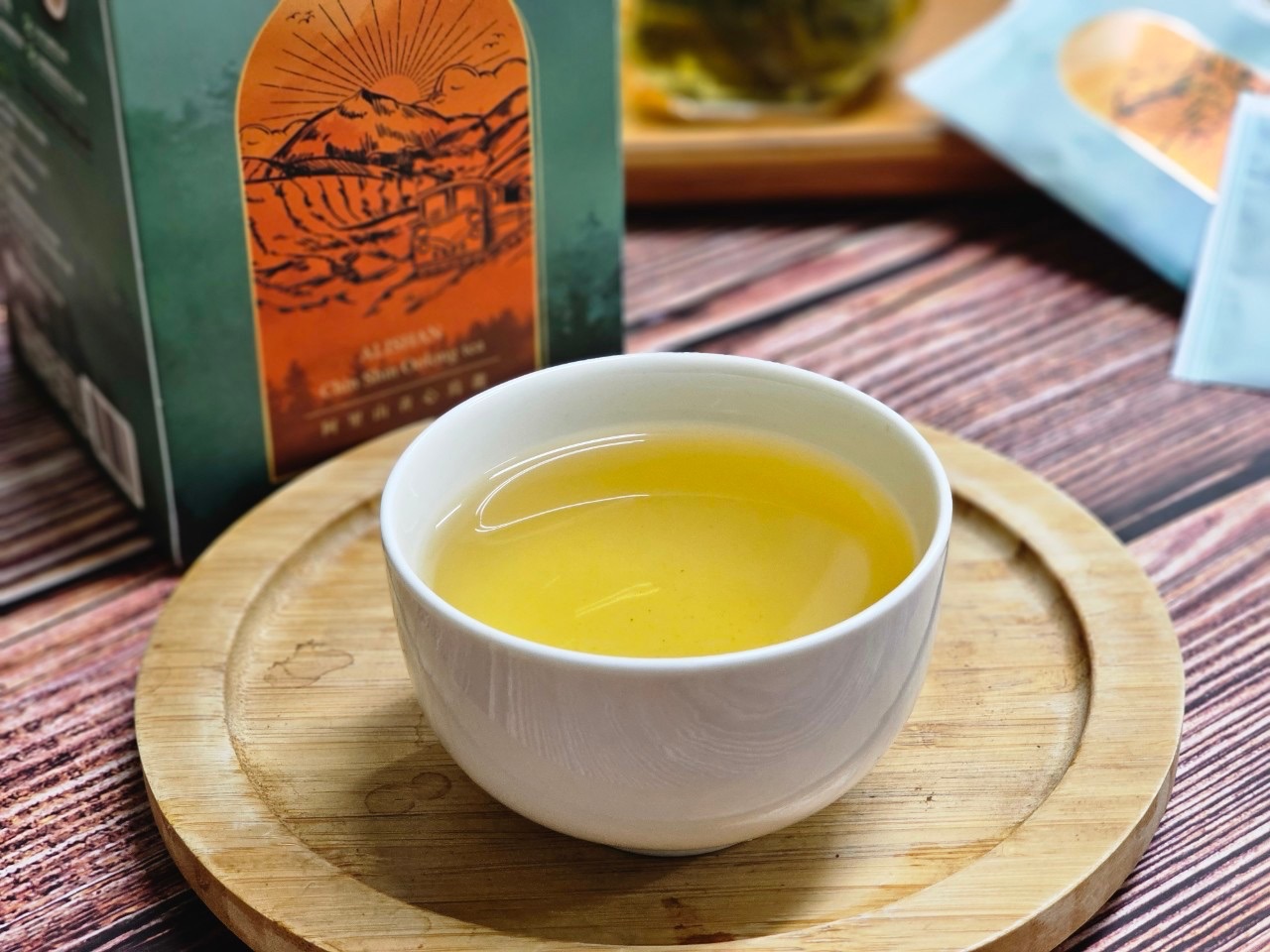 阿里山（春季）手採（烏龍）茶葉