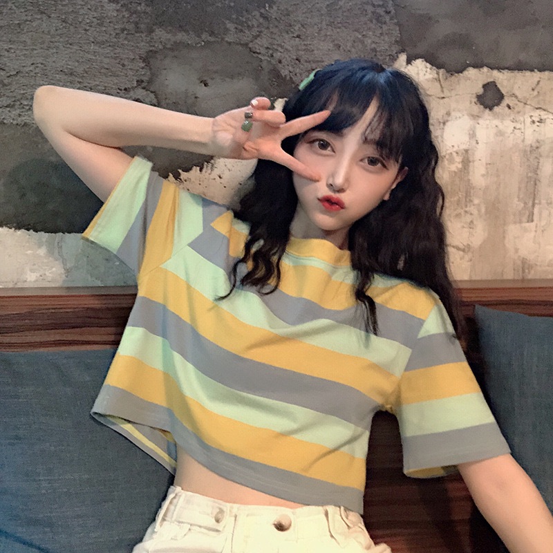 韓版寬鬆彩虹條紋微露肚短T