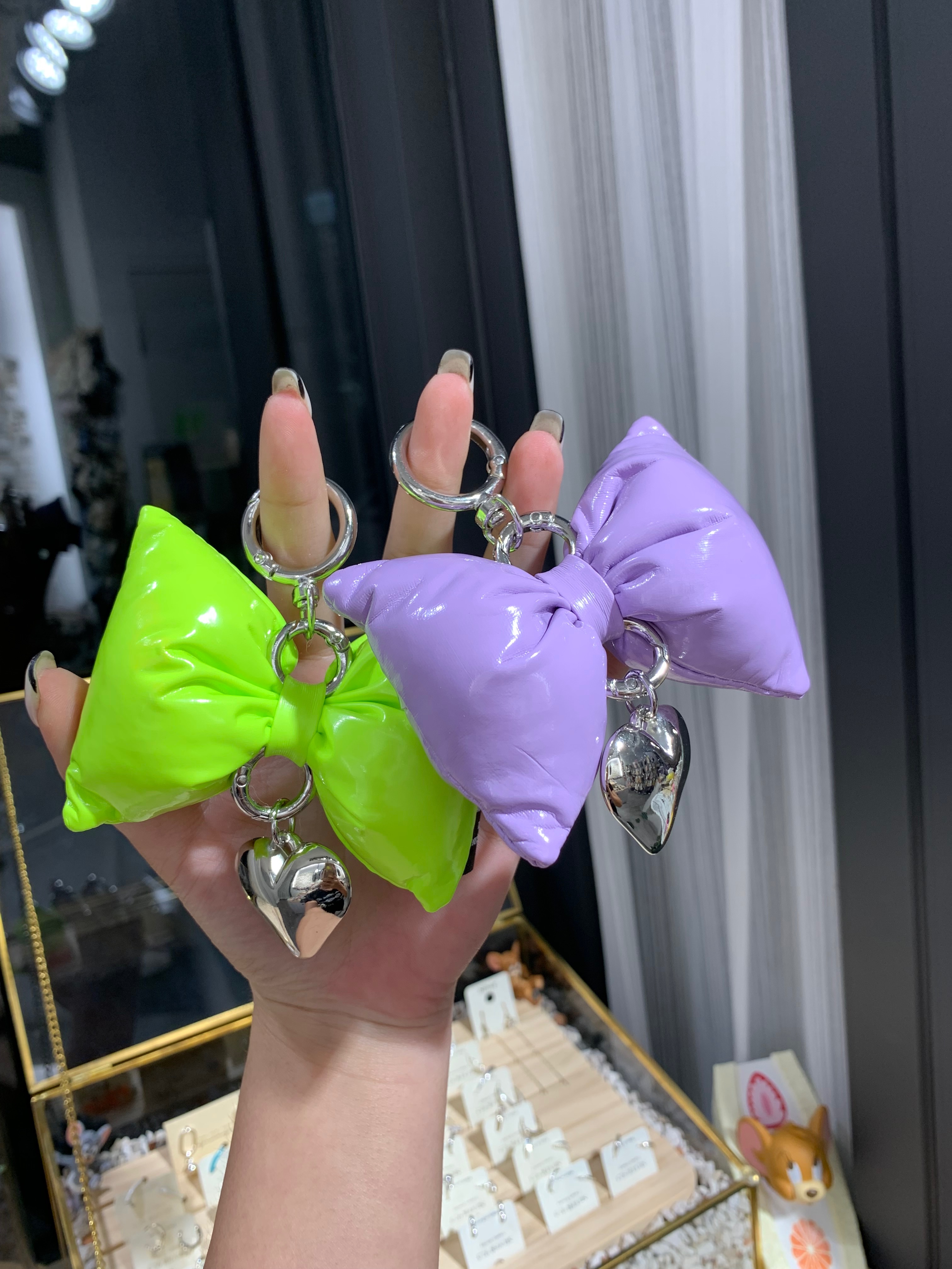 澎澎亮皮蝴蝶結鑰匙圈