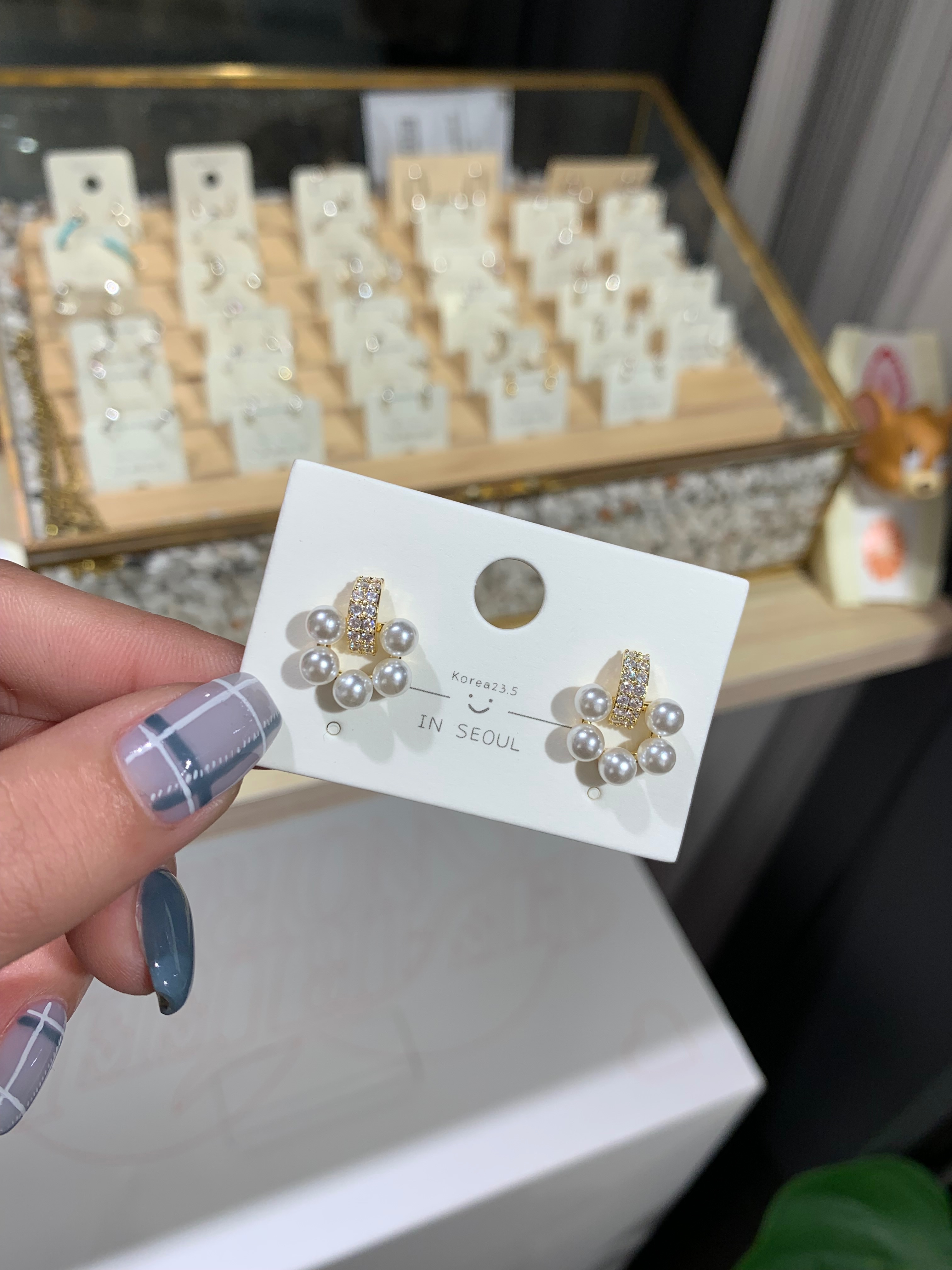 金屬珍珠花耳環