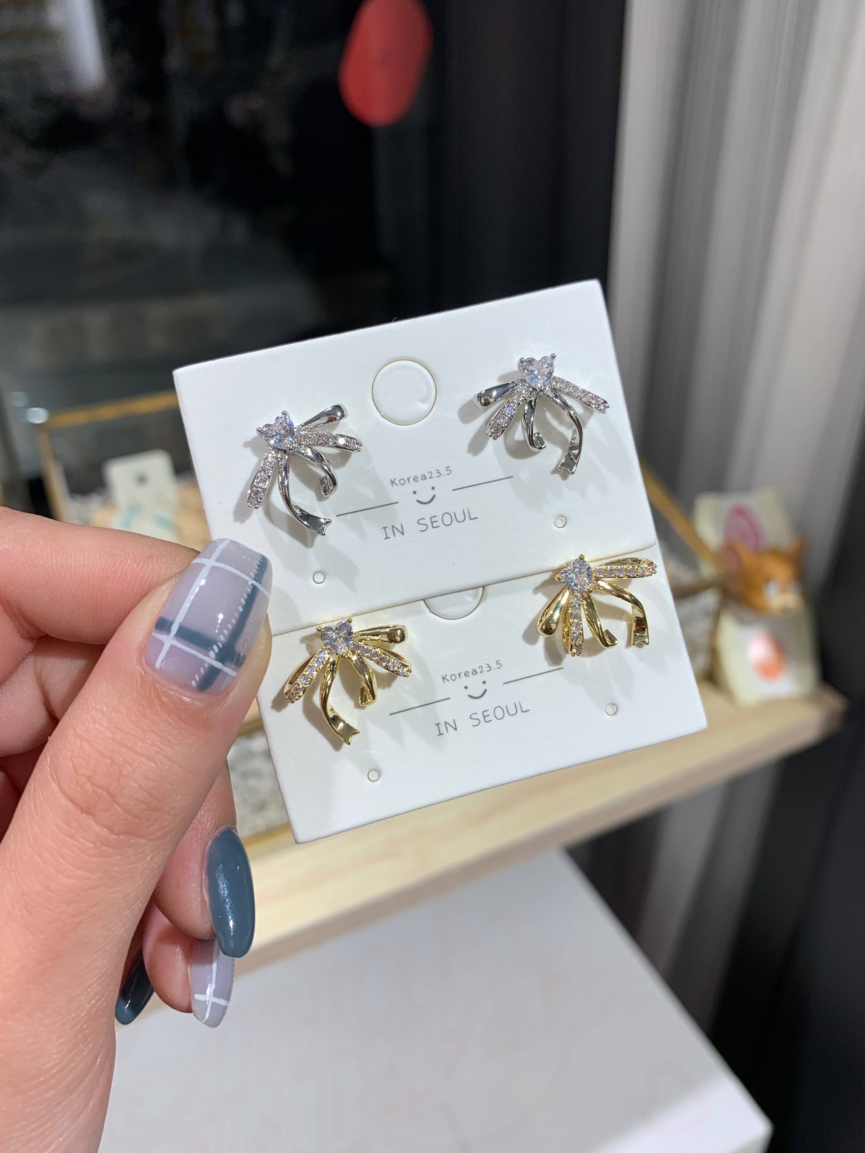 金屬緞帶蝴蝶結耳環