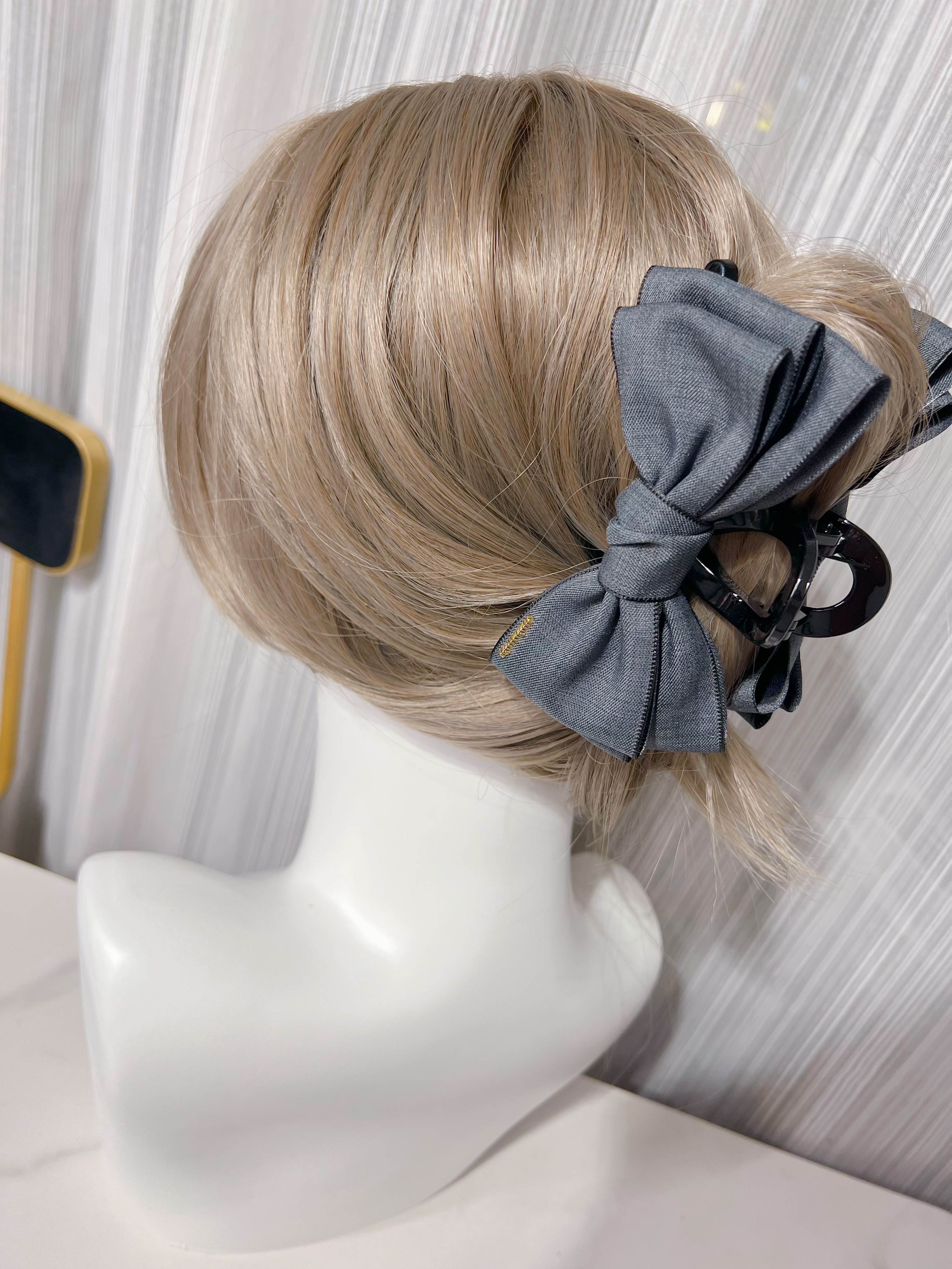 包邊挺料蝴蝶結鯊魚夾*髮量多ok!