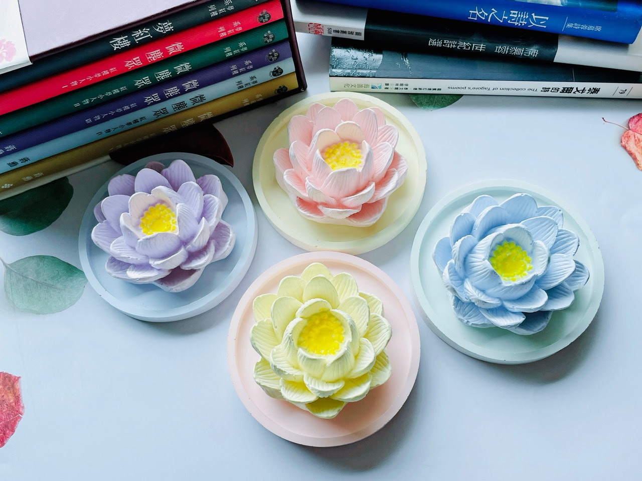 點選圖片進入了解更多。蓮花擴香石 （含底座 九孔香插座）$10～290