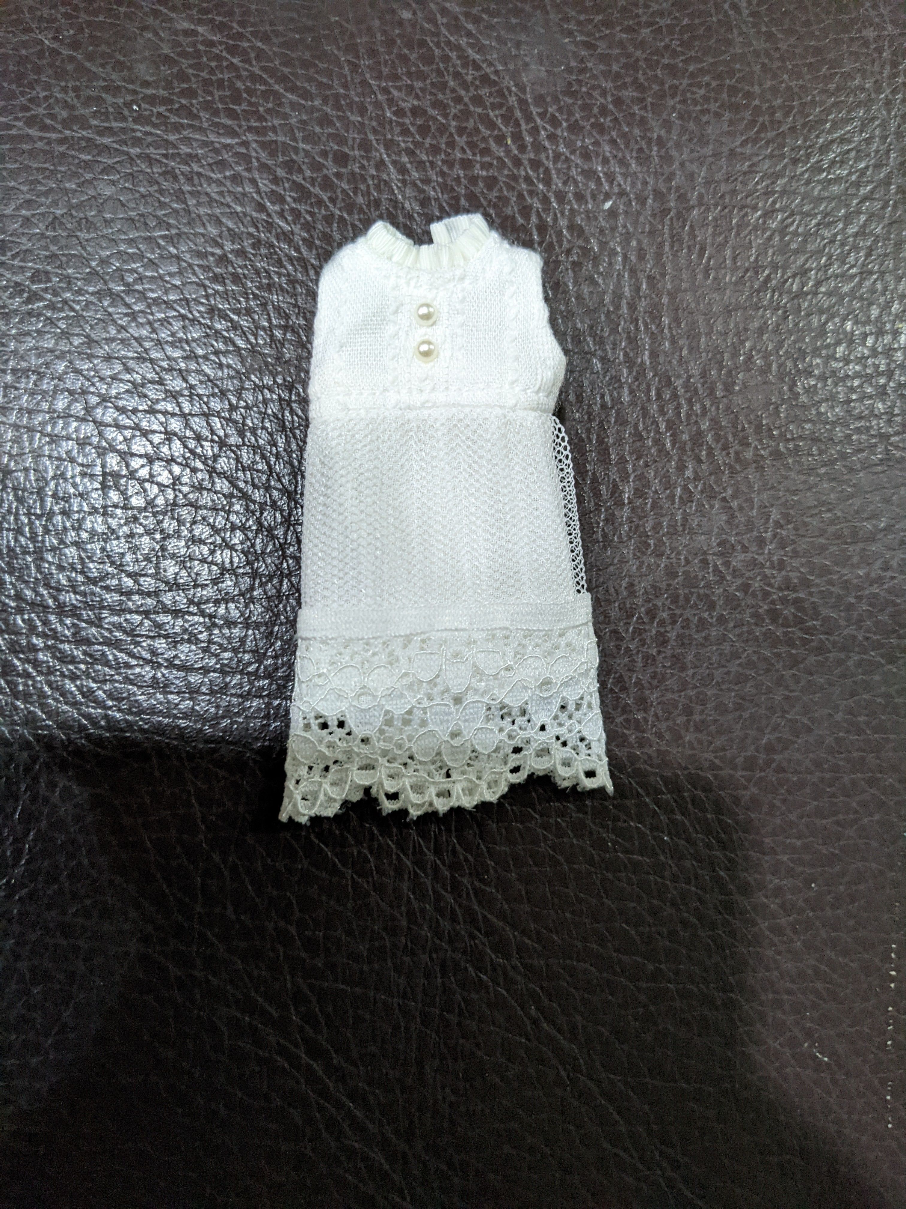 橘嶼白色蕾絲洋裝