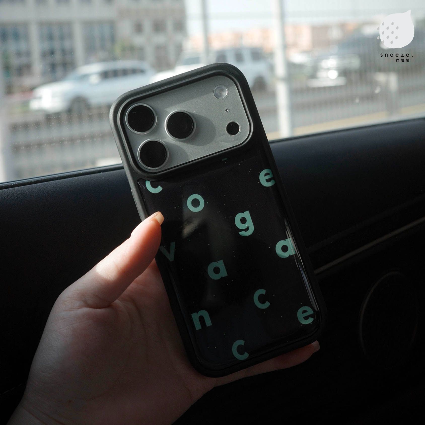 薄荷綠的滴膠英文字呢