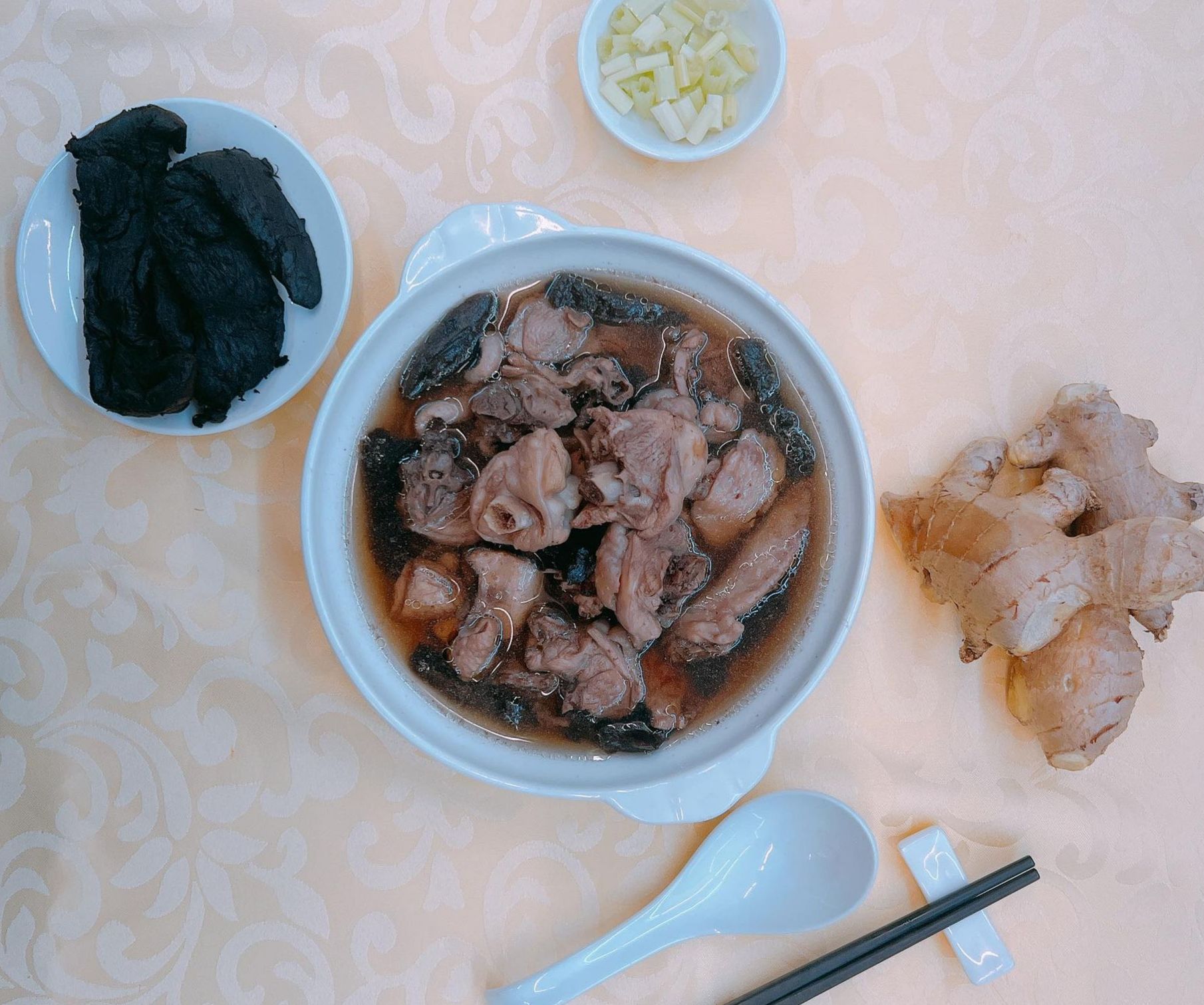 老菜脯雞湯
