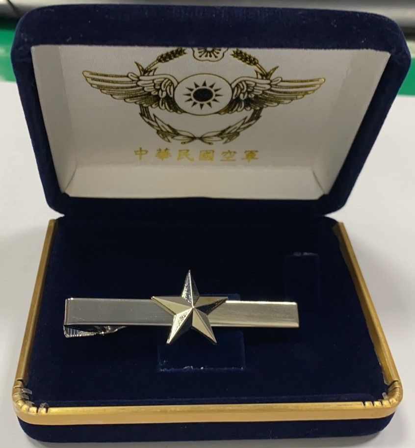 {我愛空軍}台灣製 將軍領帶夾組  銀色及金色 特價優惠