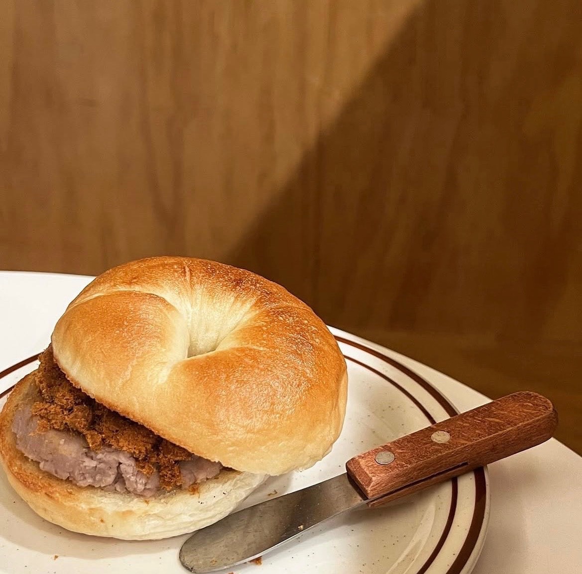 芋泥肉鬆夾心貝果