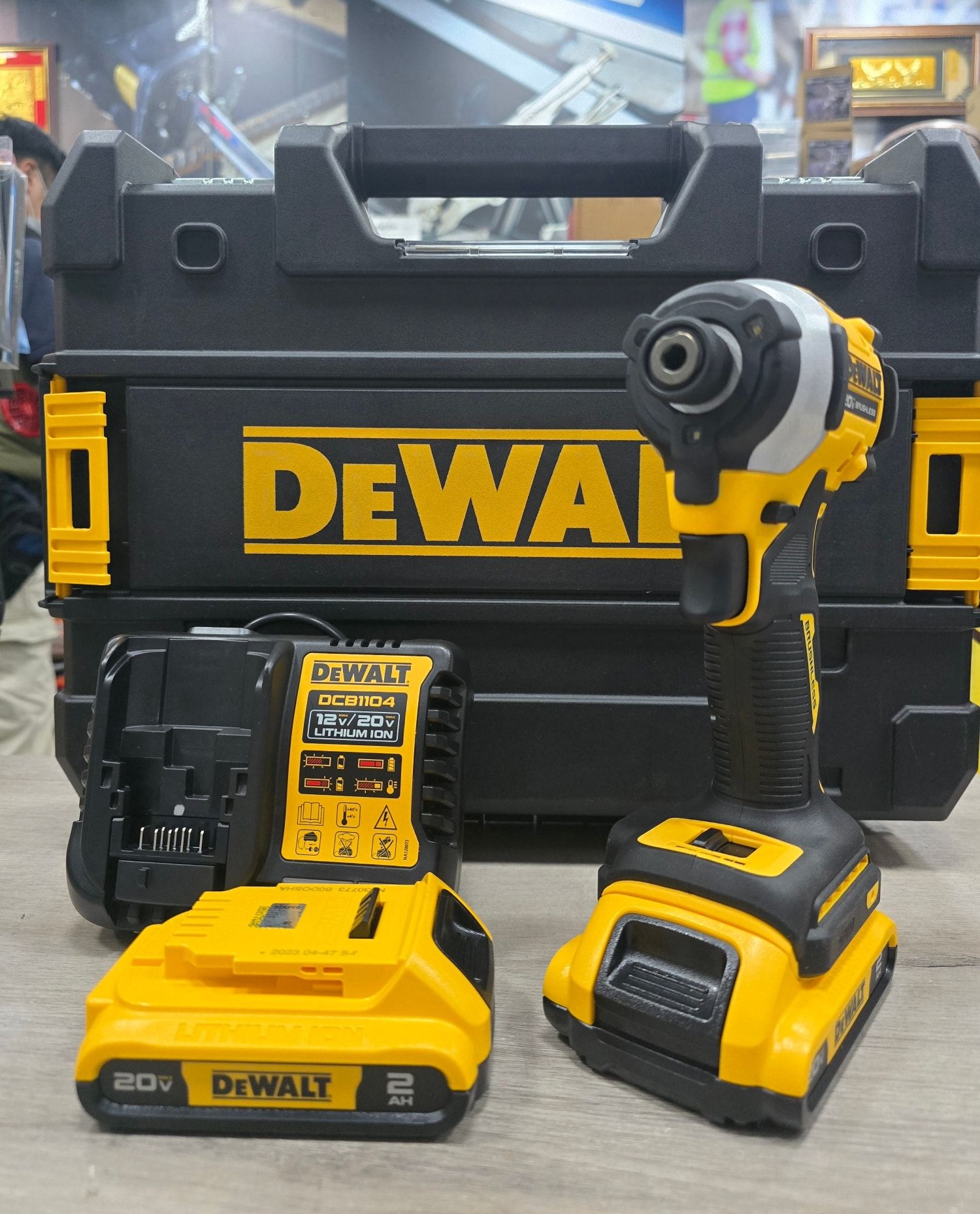 DeWALT得偉 DCF850D2 充電式無刷起子機（20V 全配）