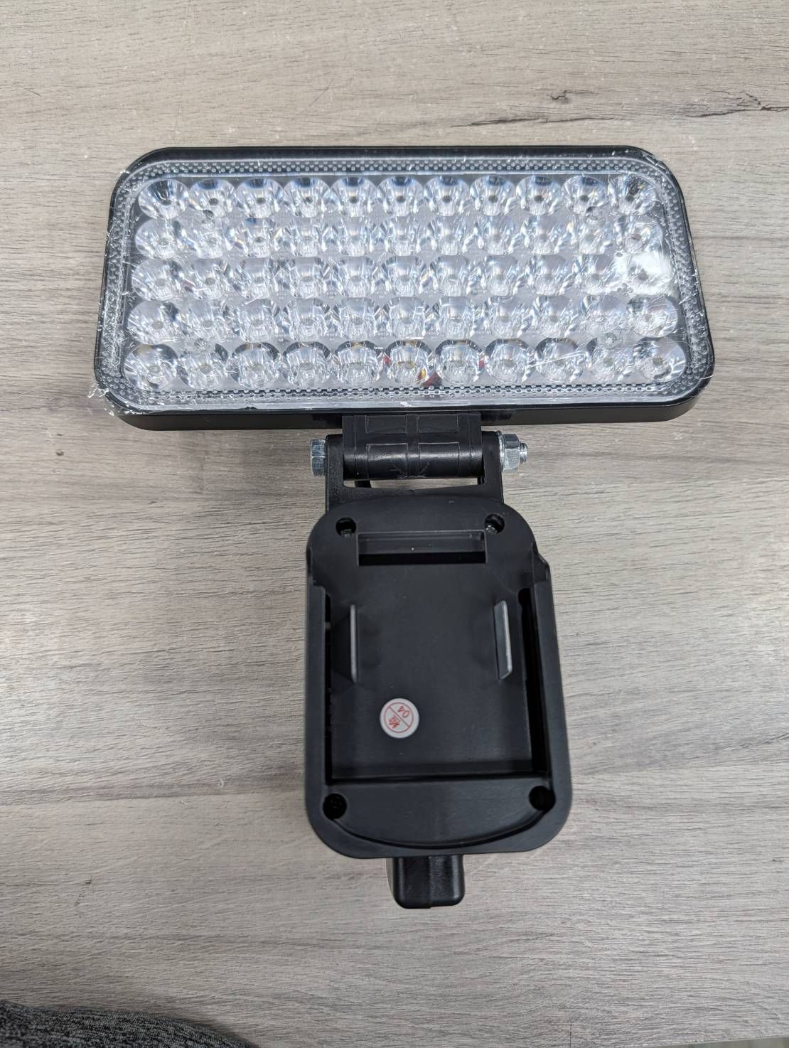 激亮！8＂鋰電LED手提照明燈（通用牧田18V電池）