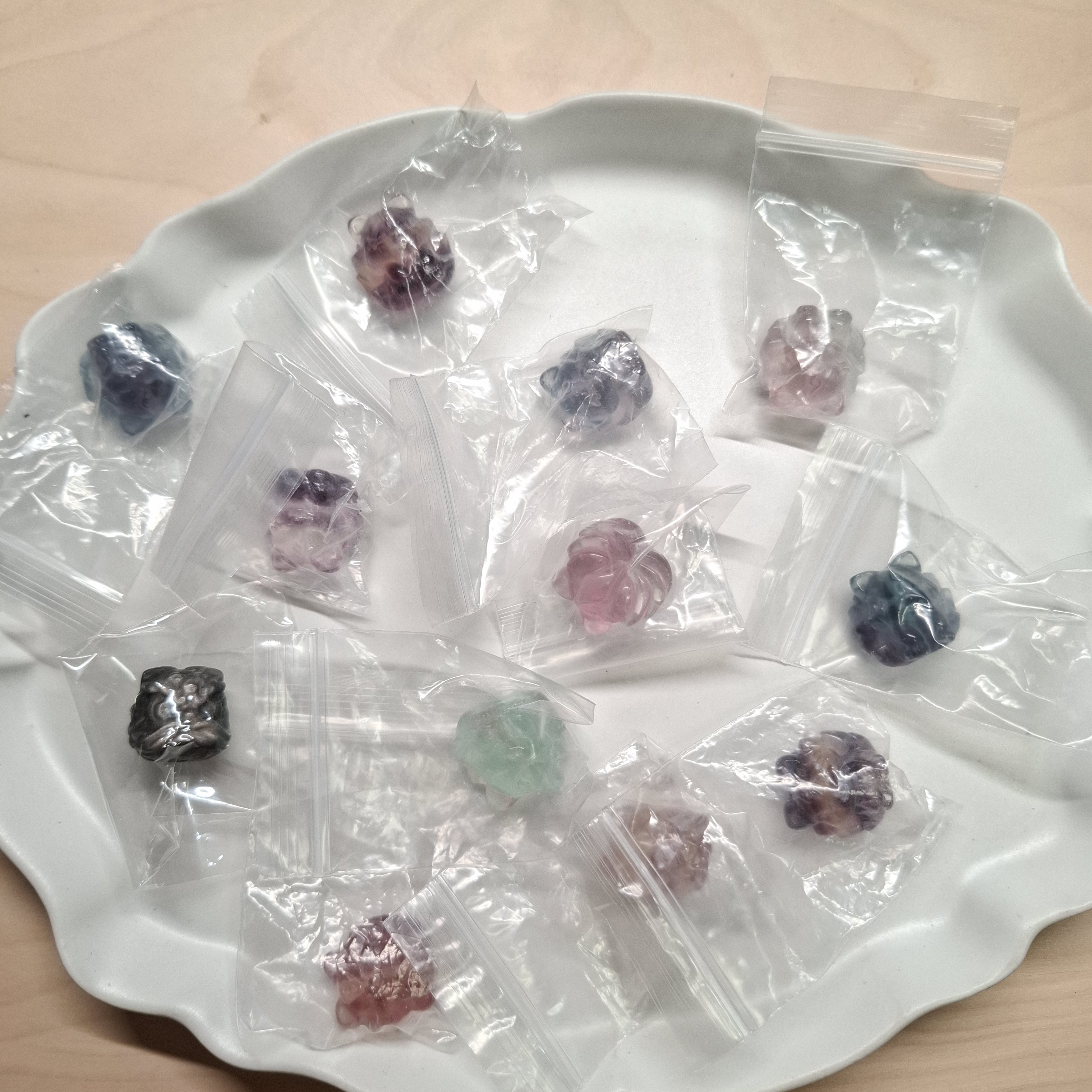 材料-瑩石雕刻九尾狐串珠