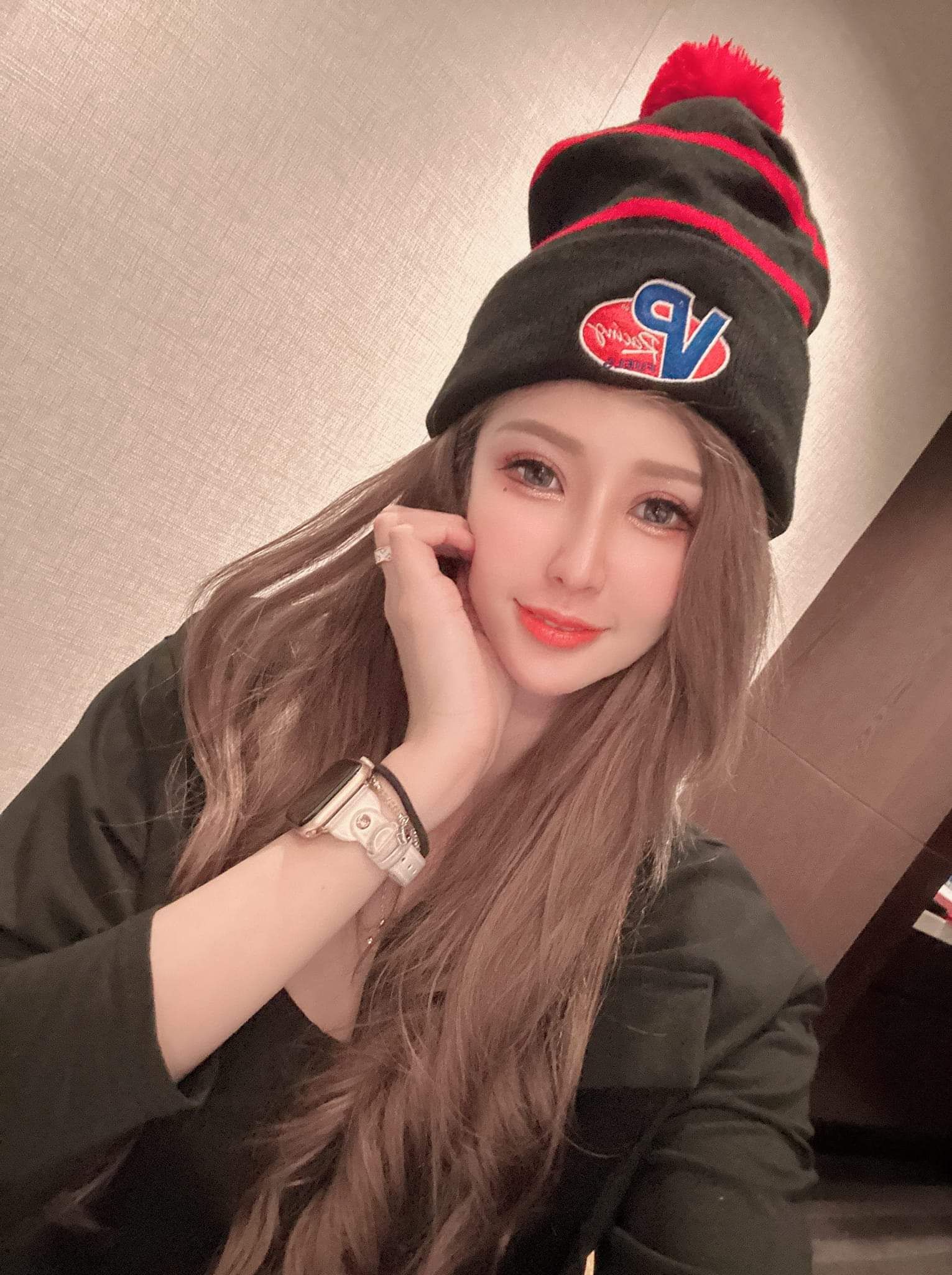 VP 限量 紅/黑針織帽（羊毛內裡）