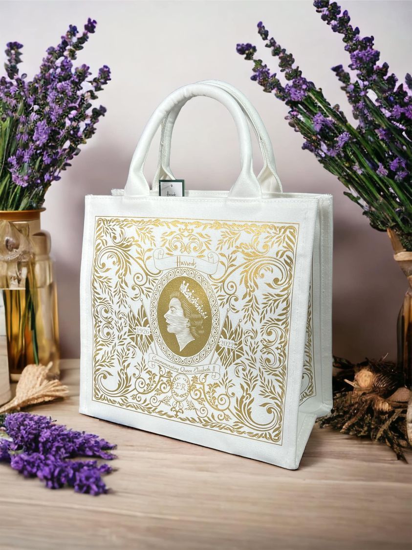 超級特價區 女皇手提包 （百底金花紋）（往下滑有不同款式）