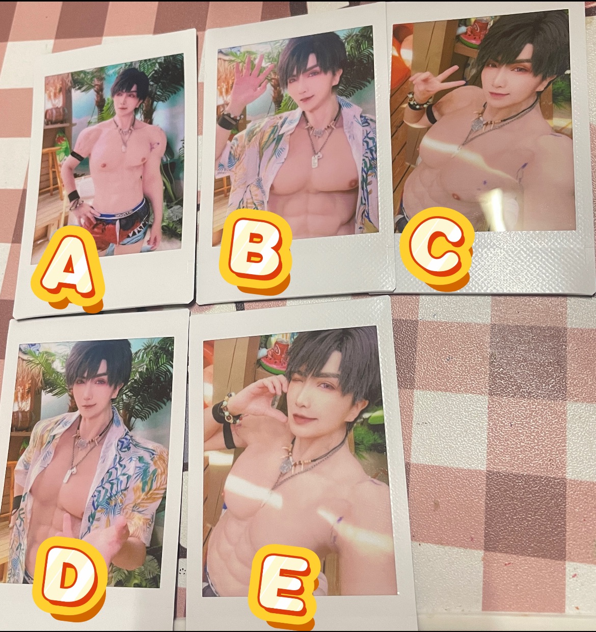 夏以晝泳裝拍立得
