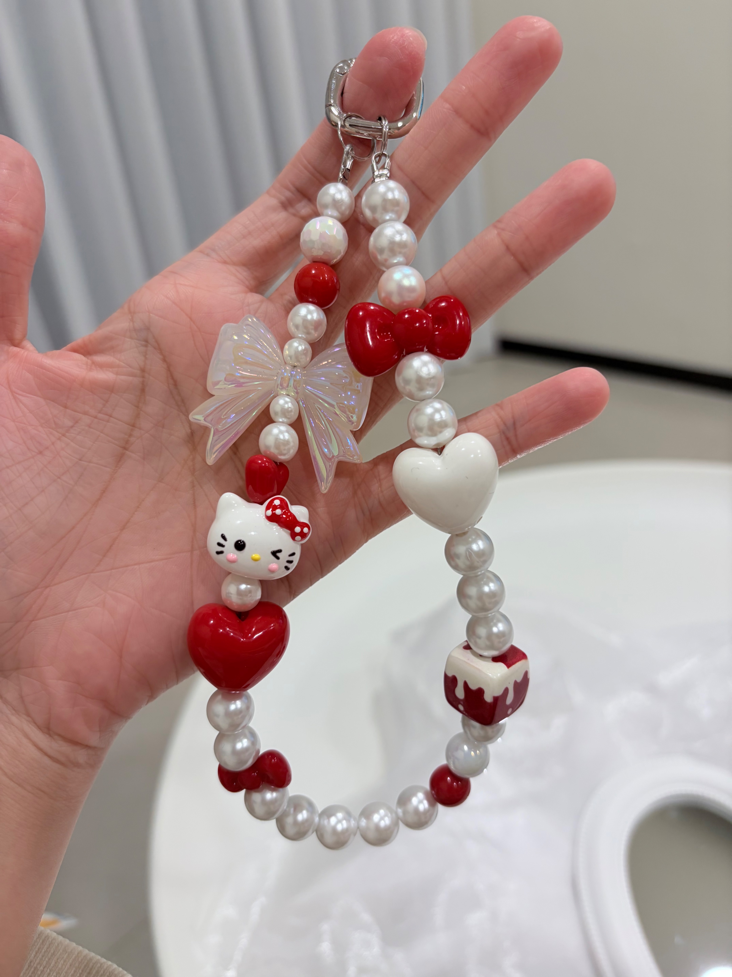 ʟᴜᴘɪ｜白色眨眼kitty吊飾