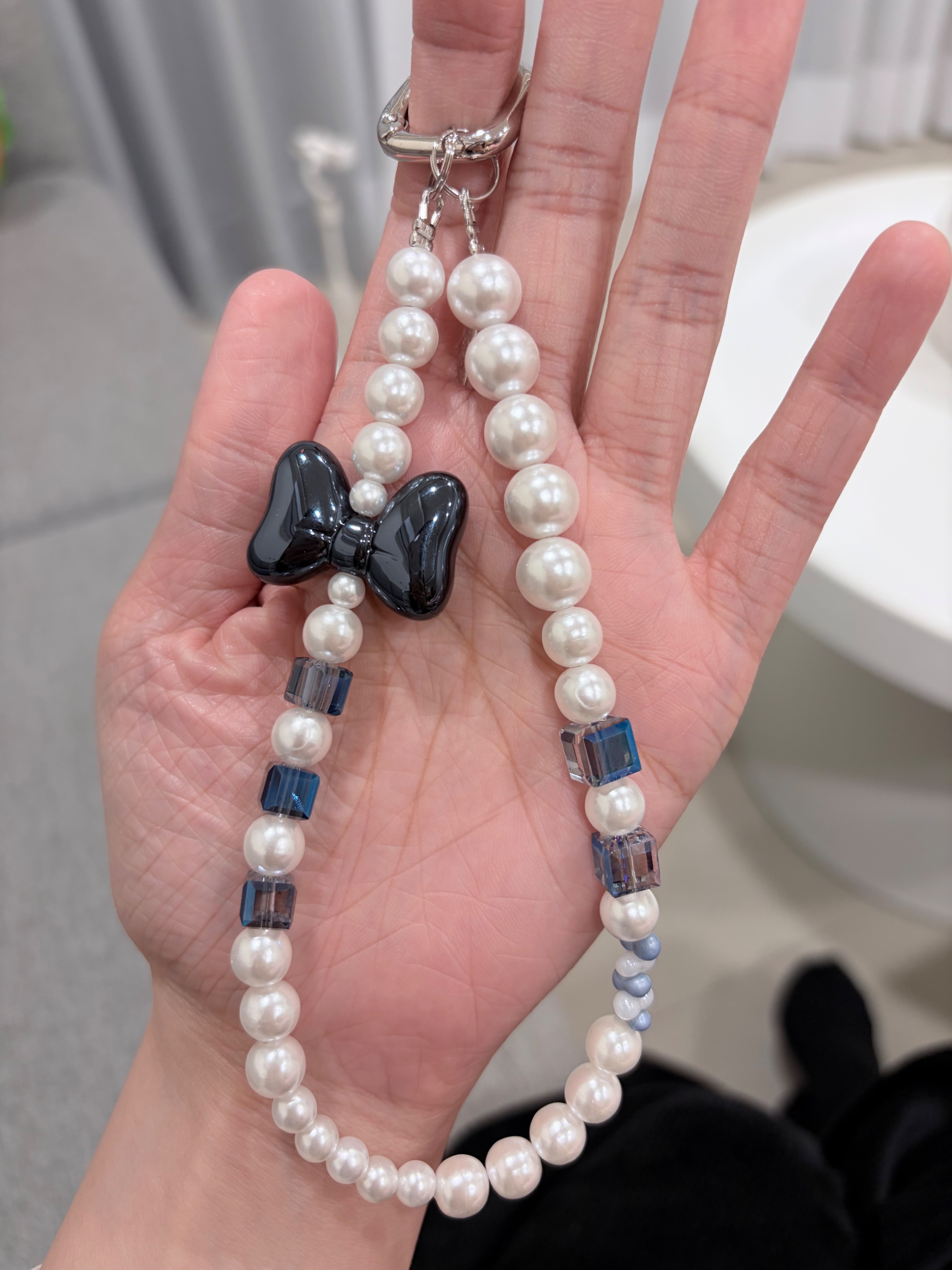 ʟᴜᴘɪ｜鐵黑色蝴蝶結吊飾