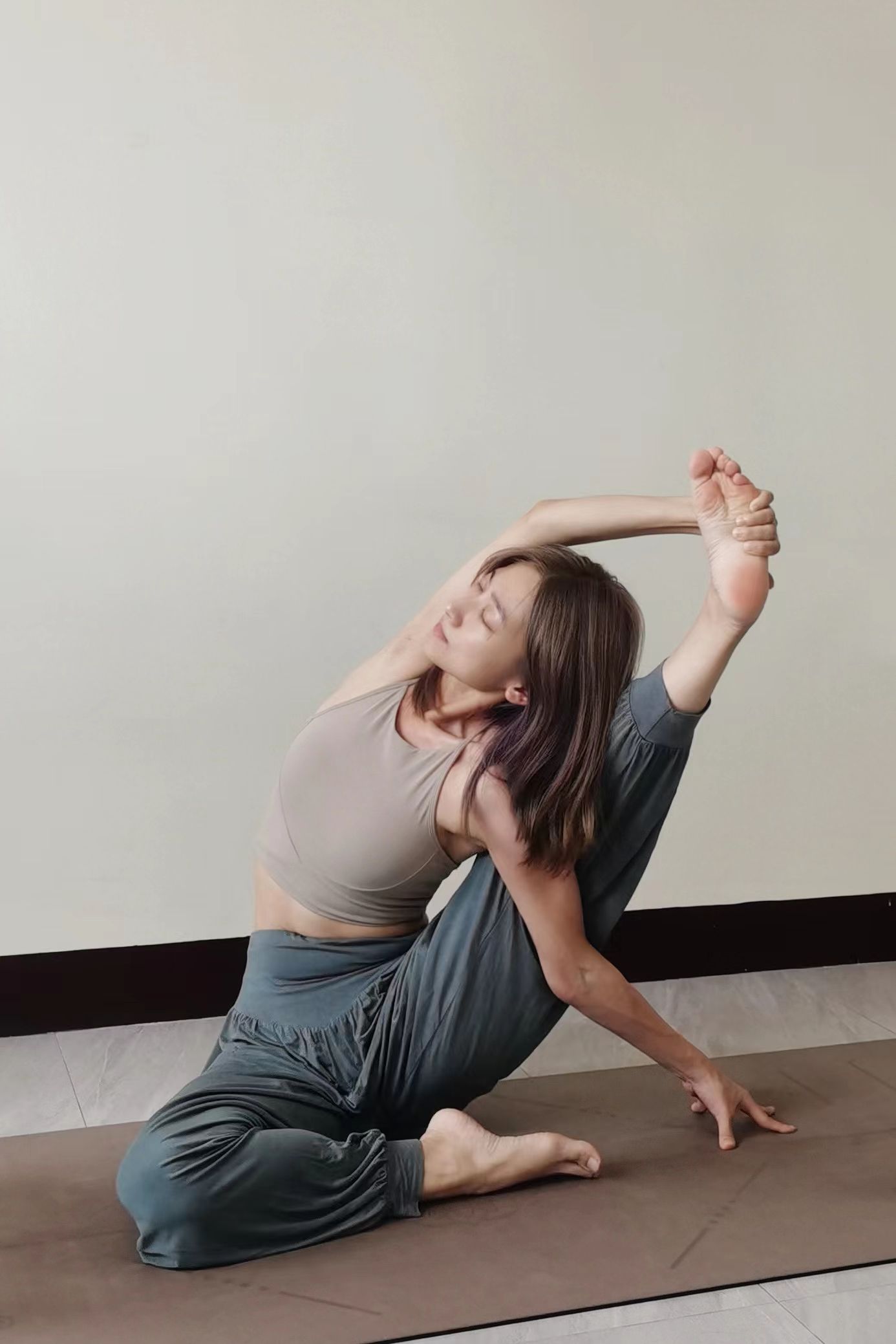 削肩細肩帶運動背心（3色）