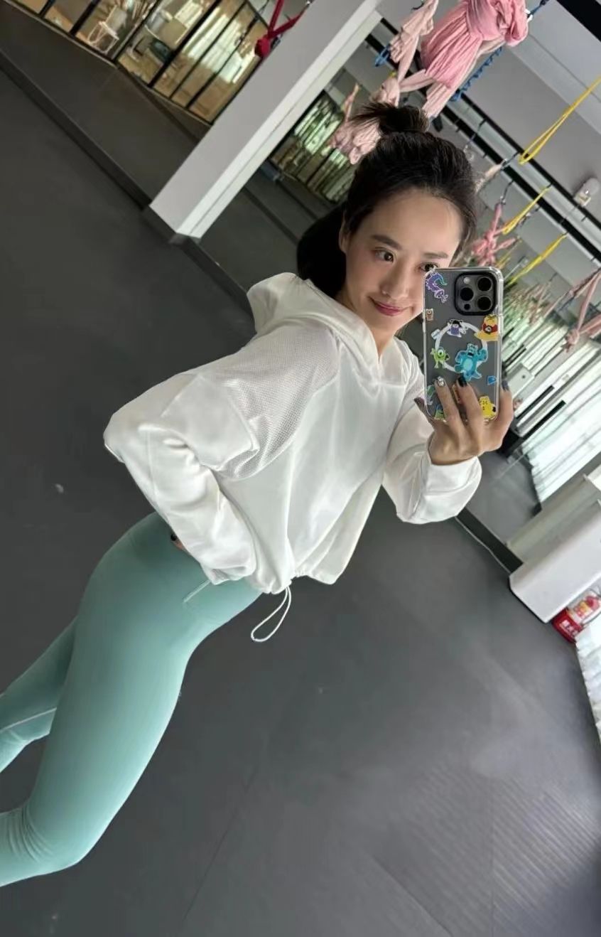 短版連帽罩衫（兩色）