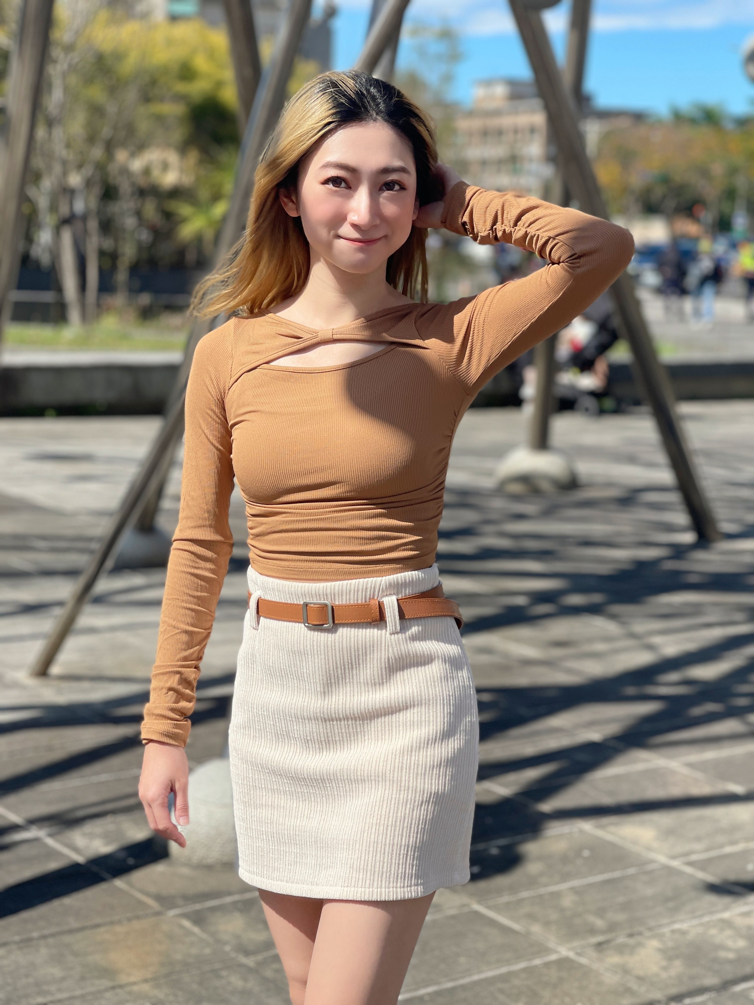 鏤空修身褶皺長袖-2色