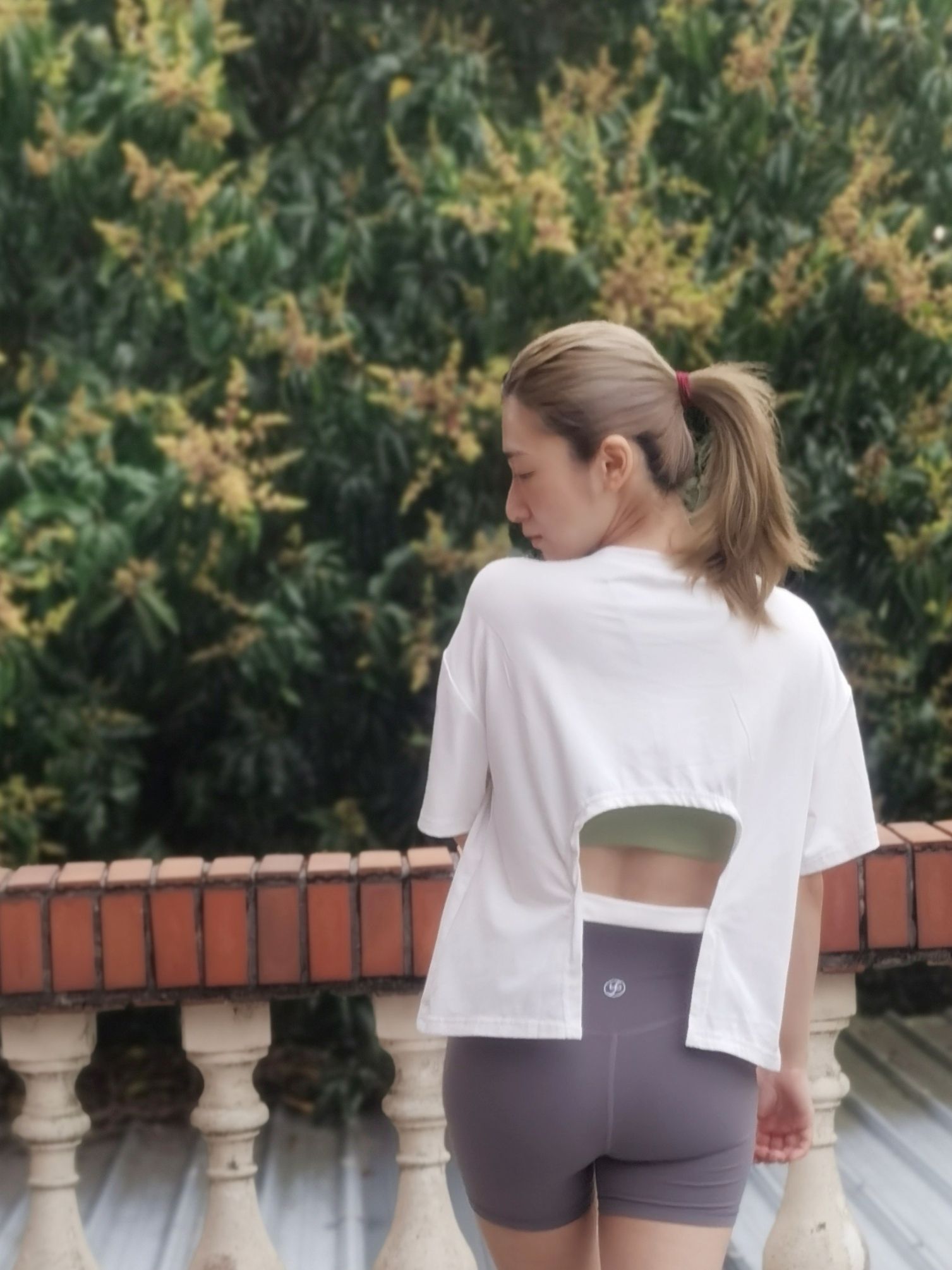 後腰設計短袖罩衫-3色