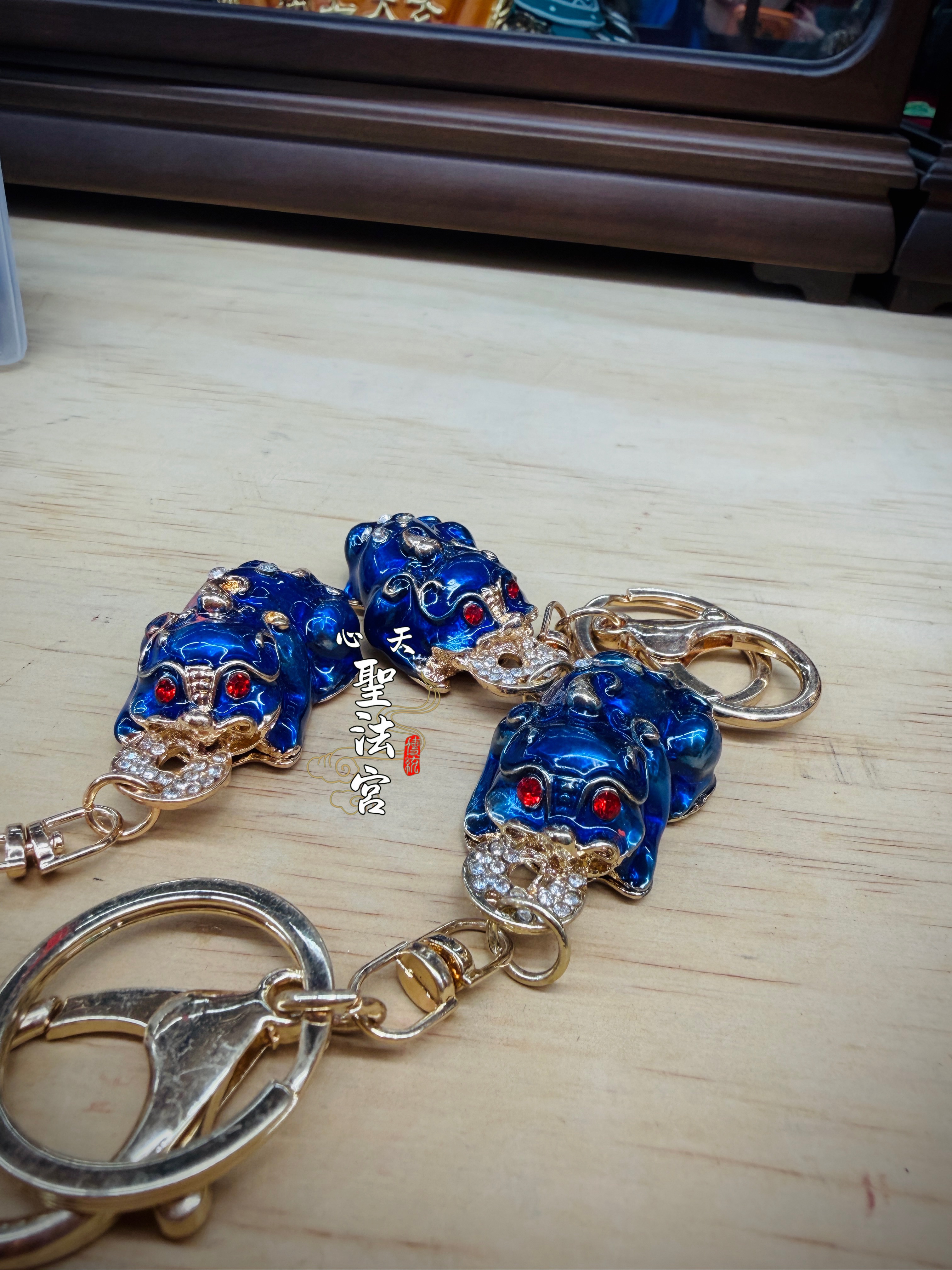 咬財貔貅（寶藍）吊飾