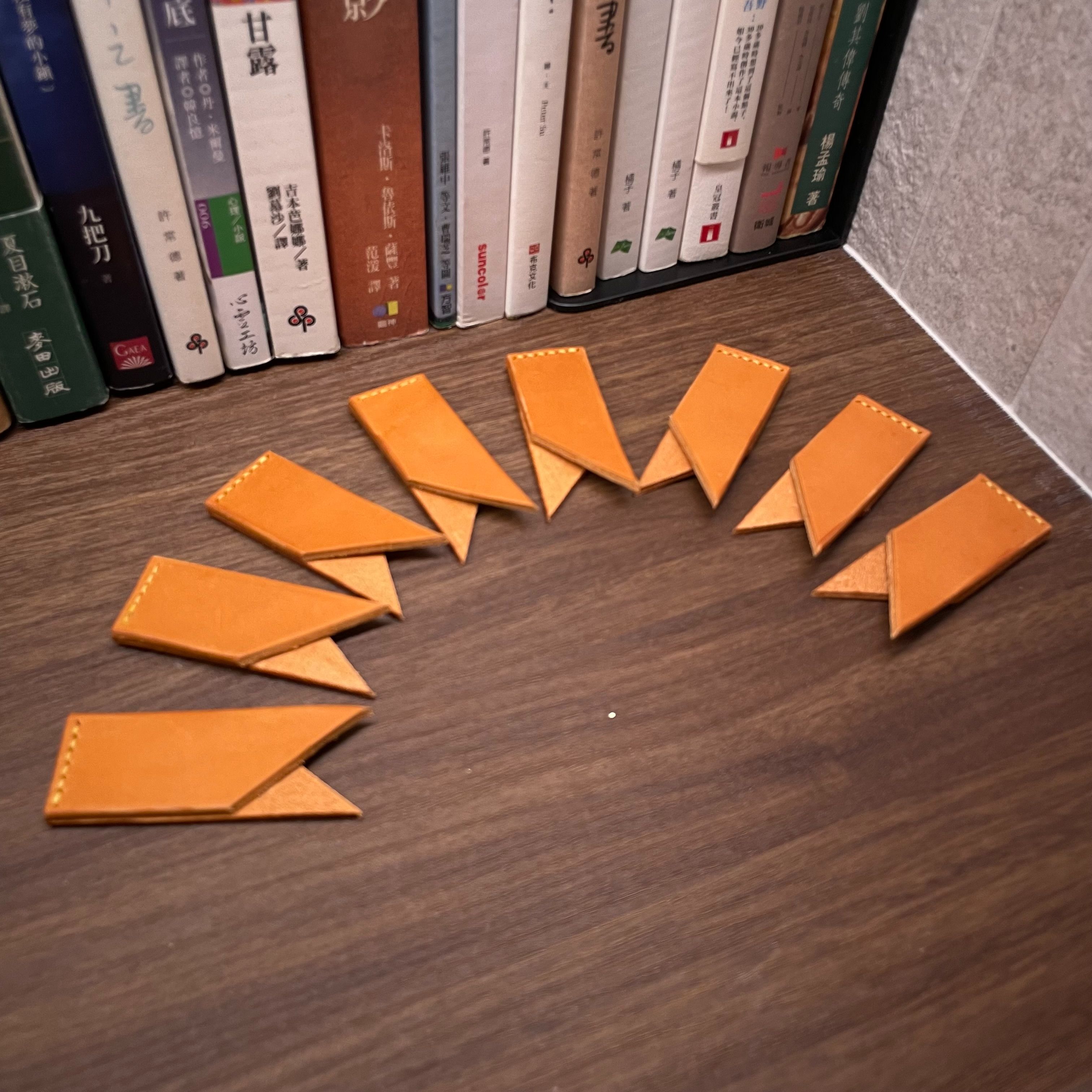 純手縫植鞣革書籤