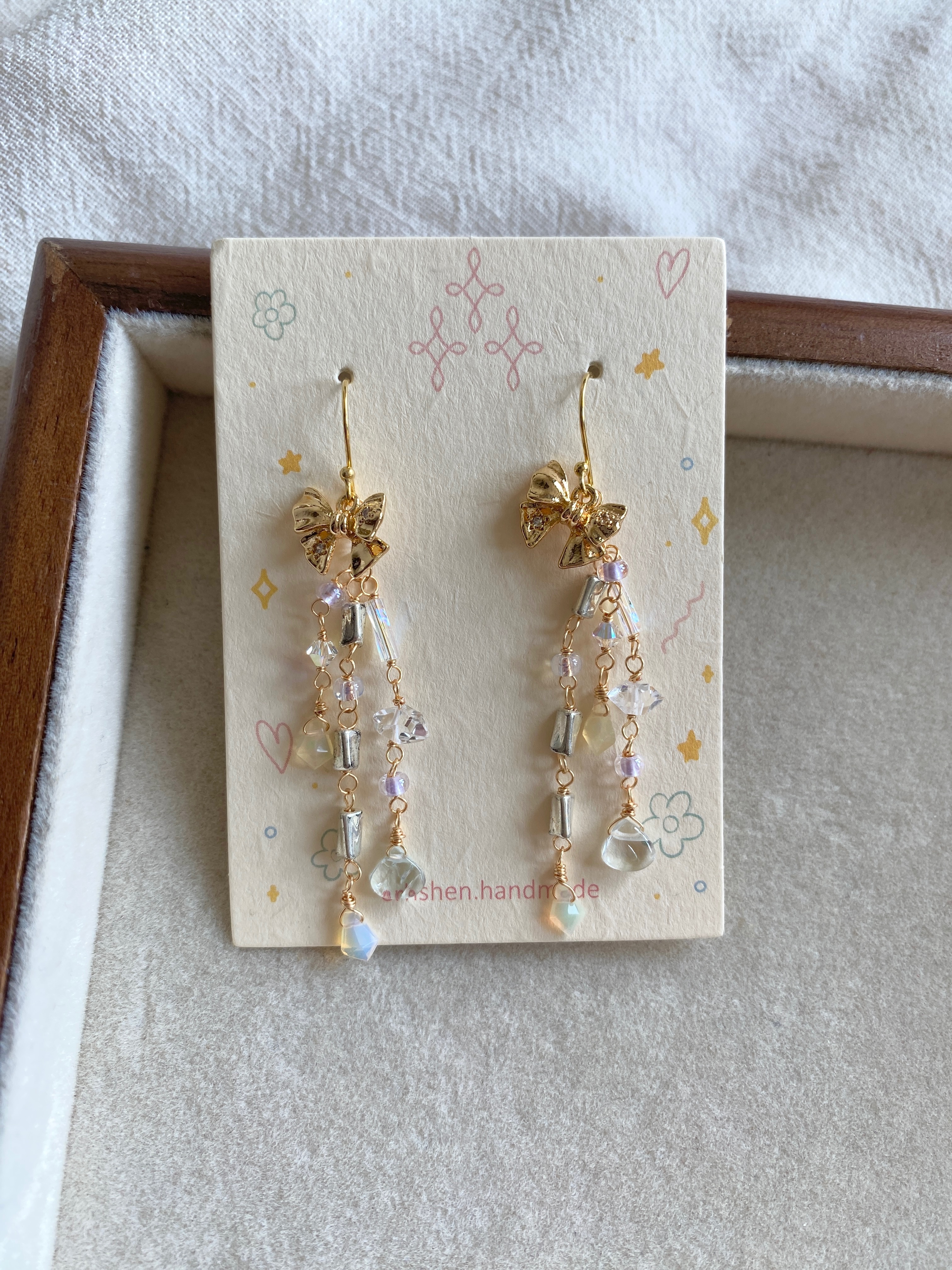 蝴蝶結珠寶串耳環