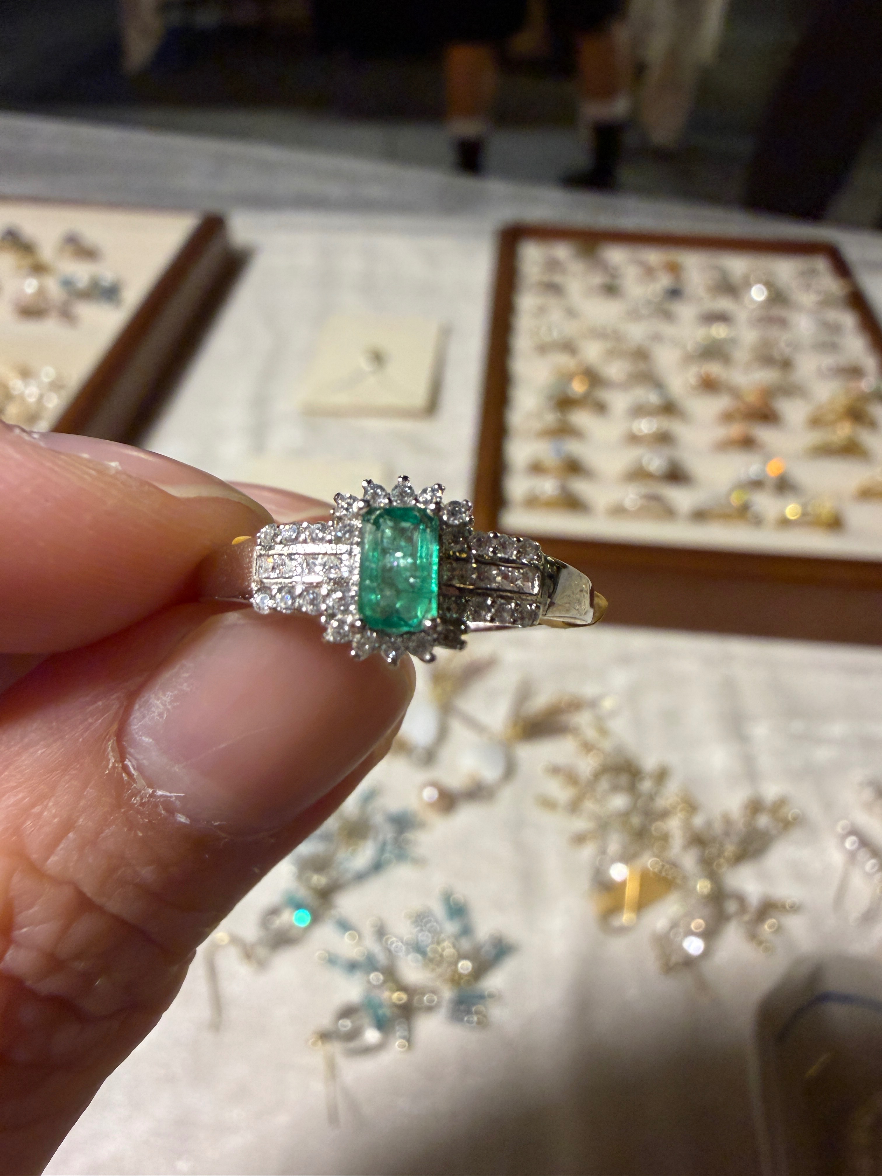 長方祖母綠銀戒