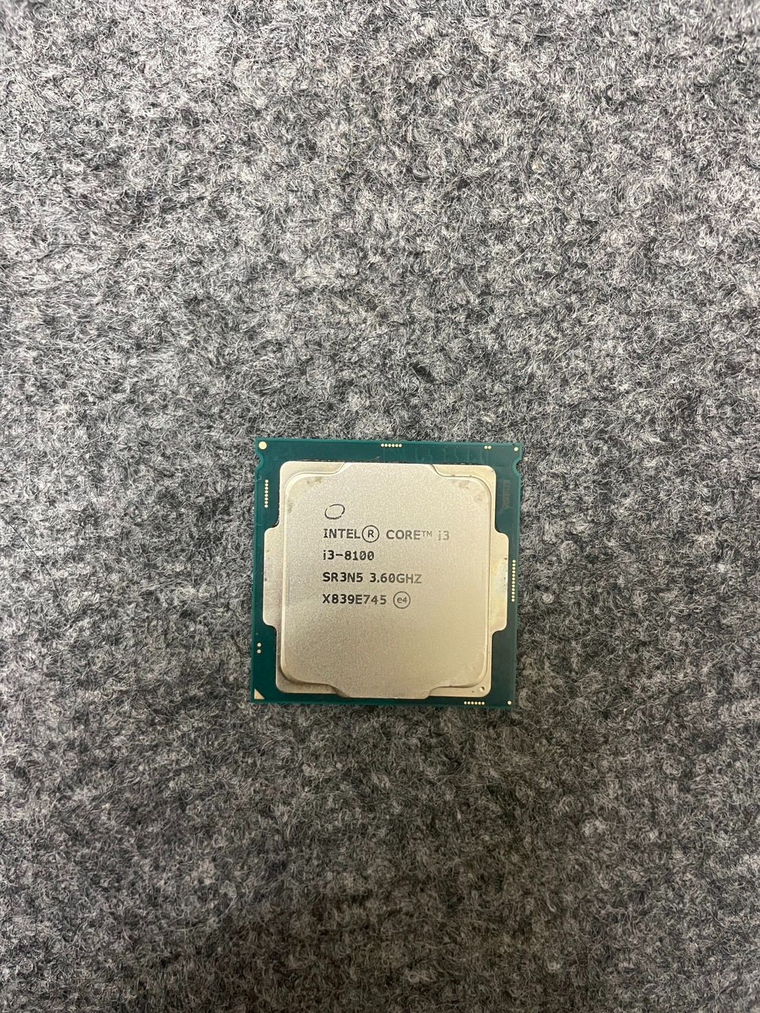 Intel® Core™ i3-8100 CPU 8代 有內顯 1151腳位 處理器 無盒無保無風扇