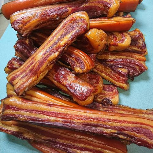 燻臘肉 / 秤重量