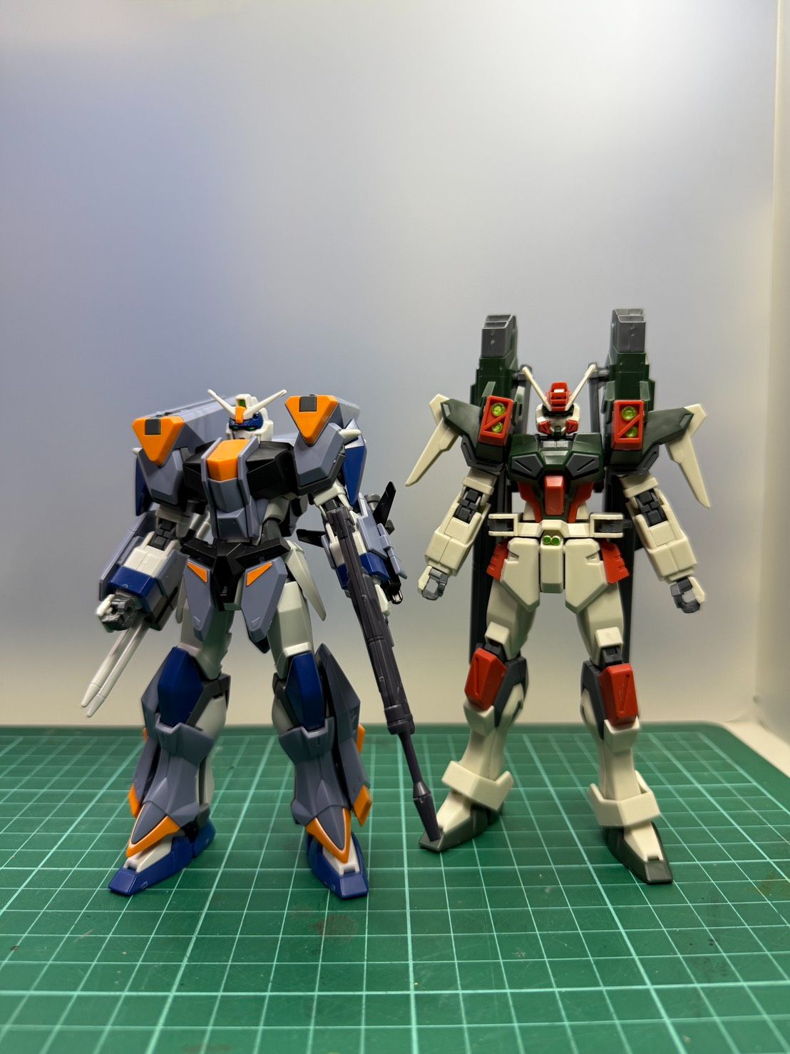 HG 1/144 鋼彈seed 決鬥電擊鋼彈+閃電暴風鋼彈 中古殺肉（詳細如說明）