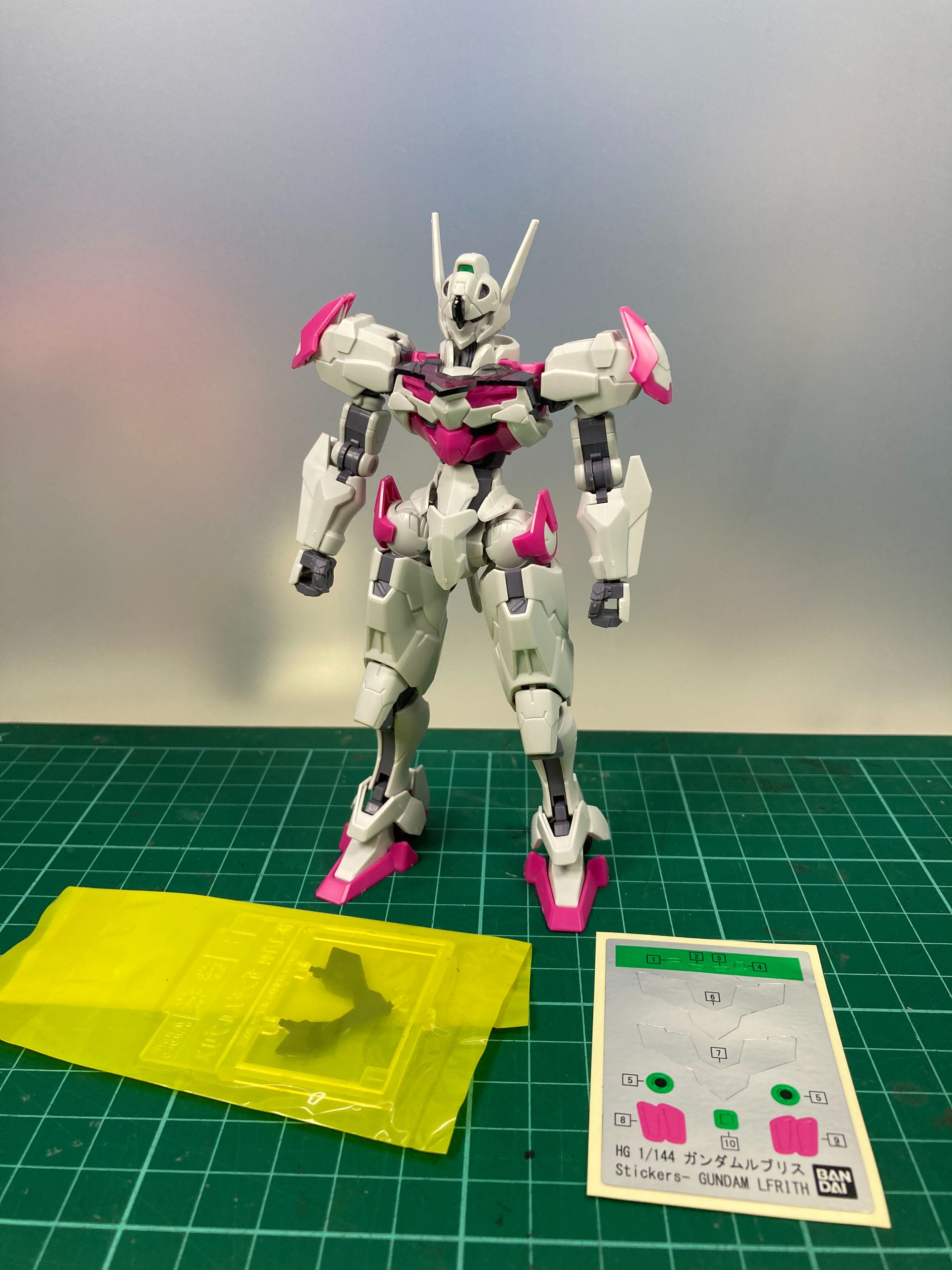 HG 1/144 水星的魔女 魔靈鋼彈+烏爾魔靈 2本體合售 中古殺肉（詳細如說明）