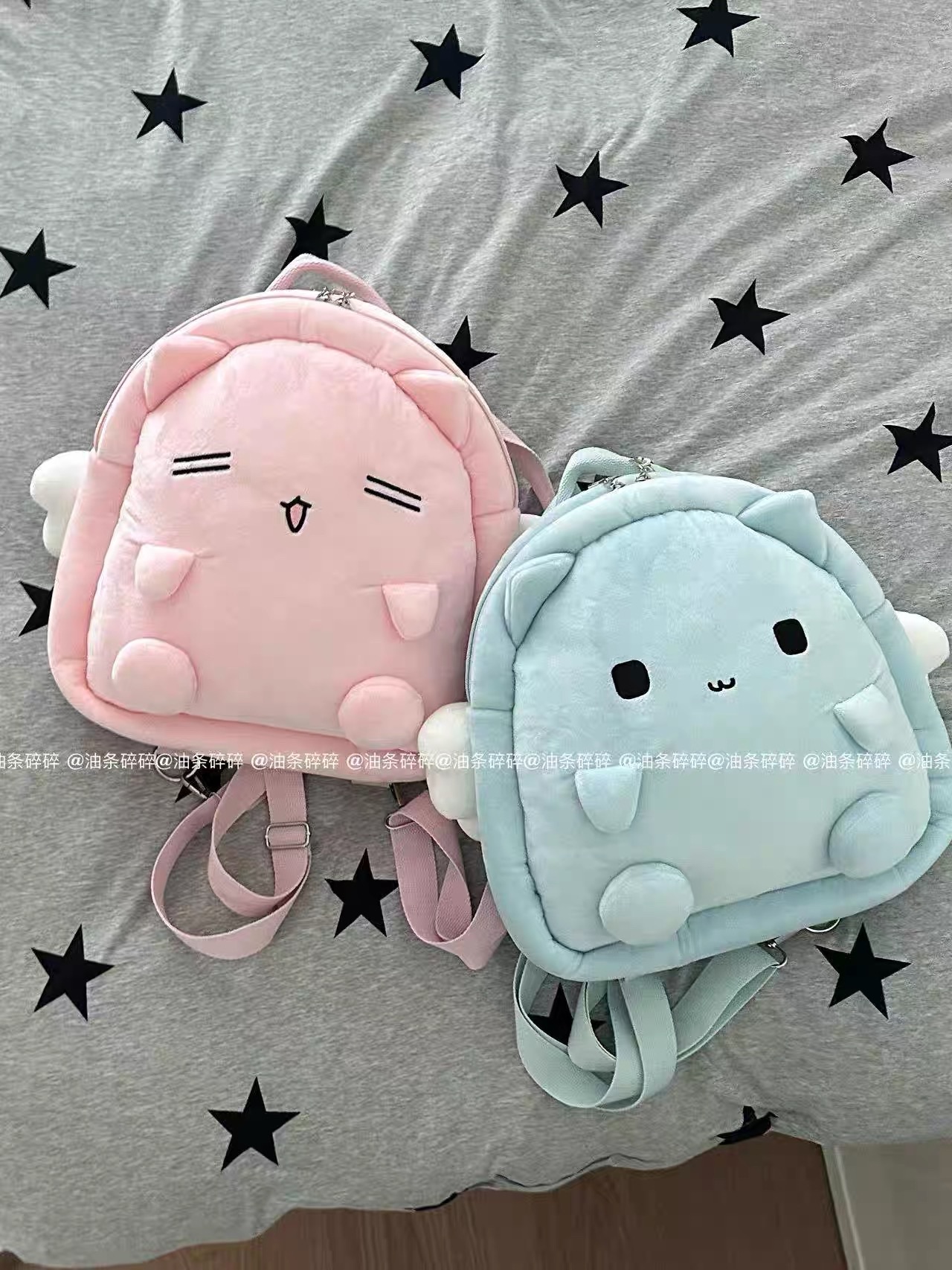 翅膀小貓毛絨雙肩包 2色