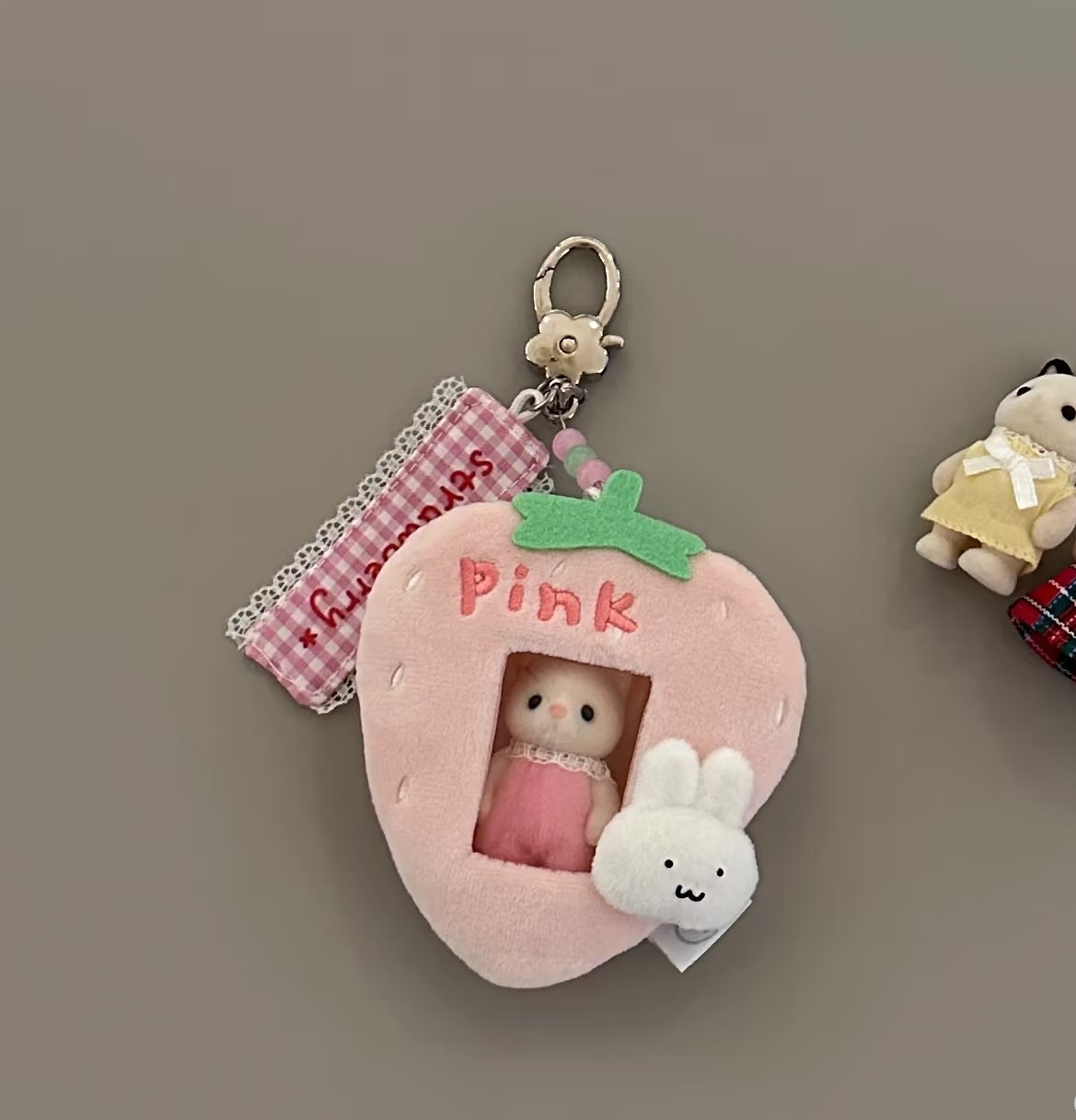 粉草莓小兔毛絨2寸照套掛件