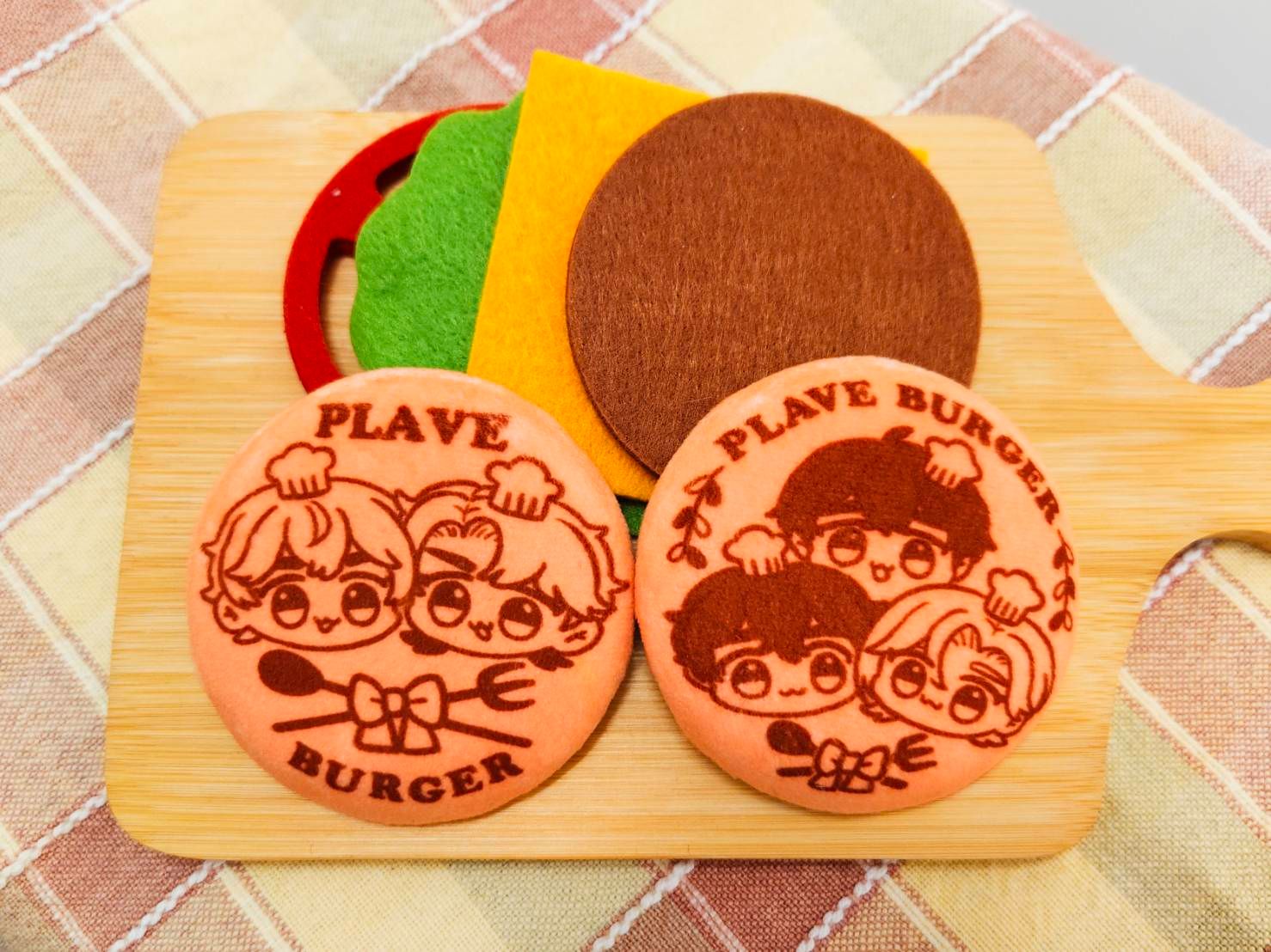 PLAVE漢堡包絨毛徽章吊飾